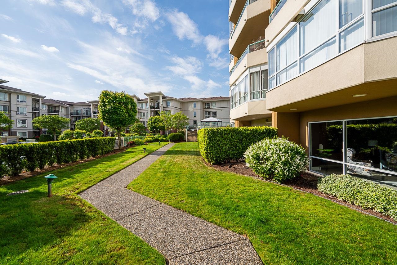 401 3190 GLADWIN ROAD Unit: 401