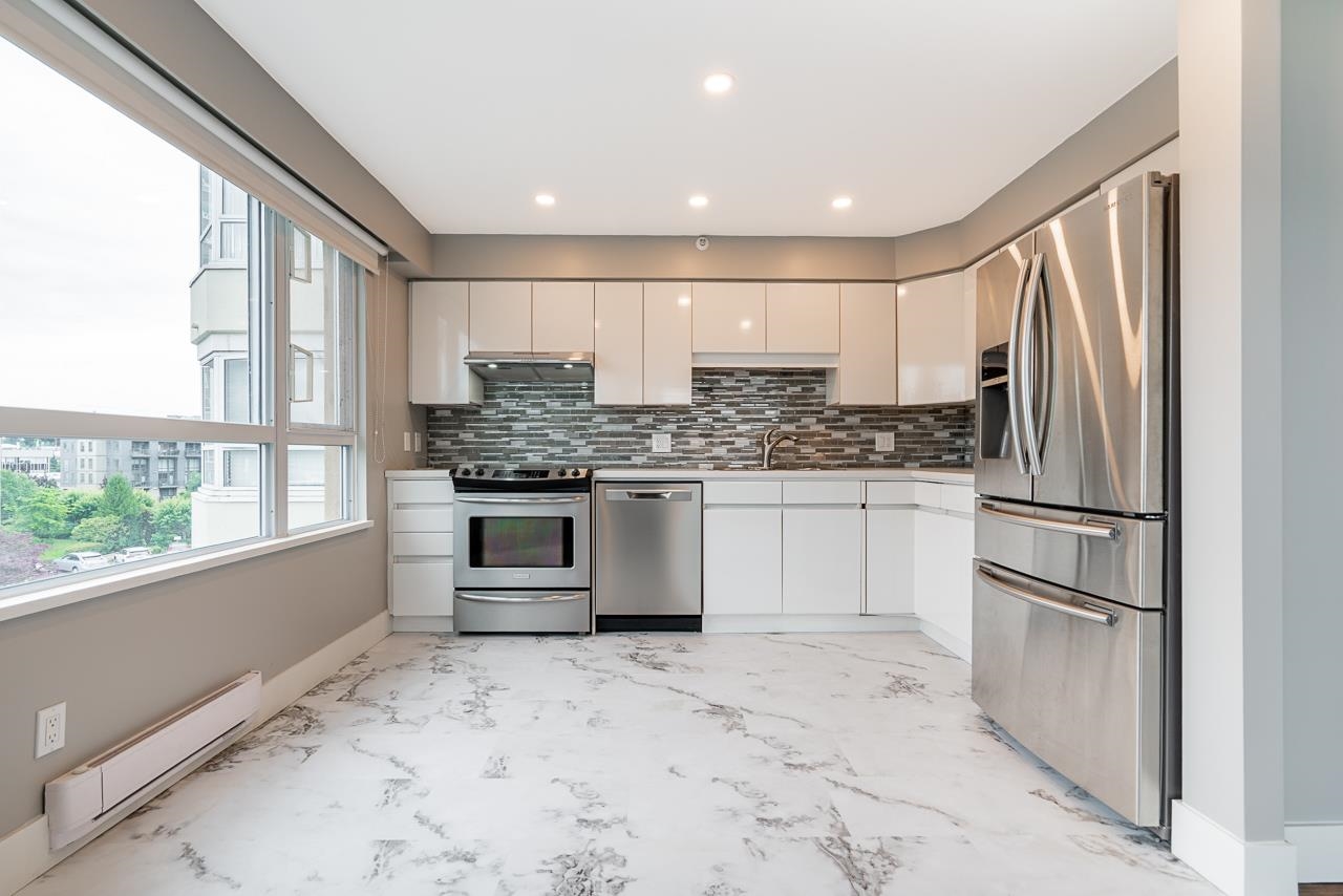 401 3190 GLADWIN ROAD Unit: 401
