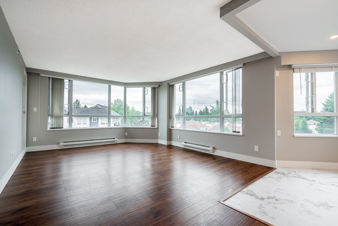 401 3190 GLADWIN ROAD Unit: 401