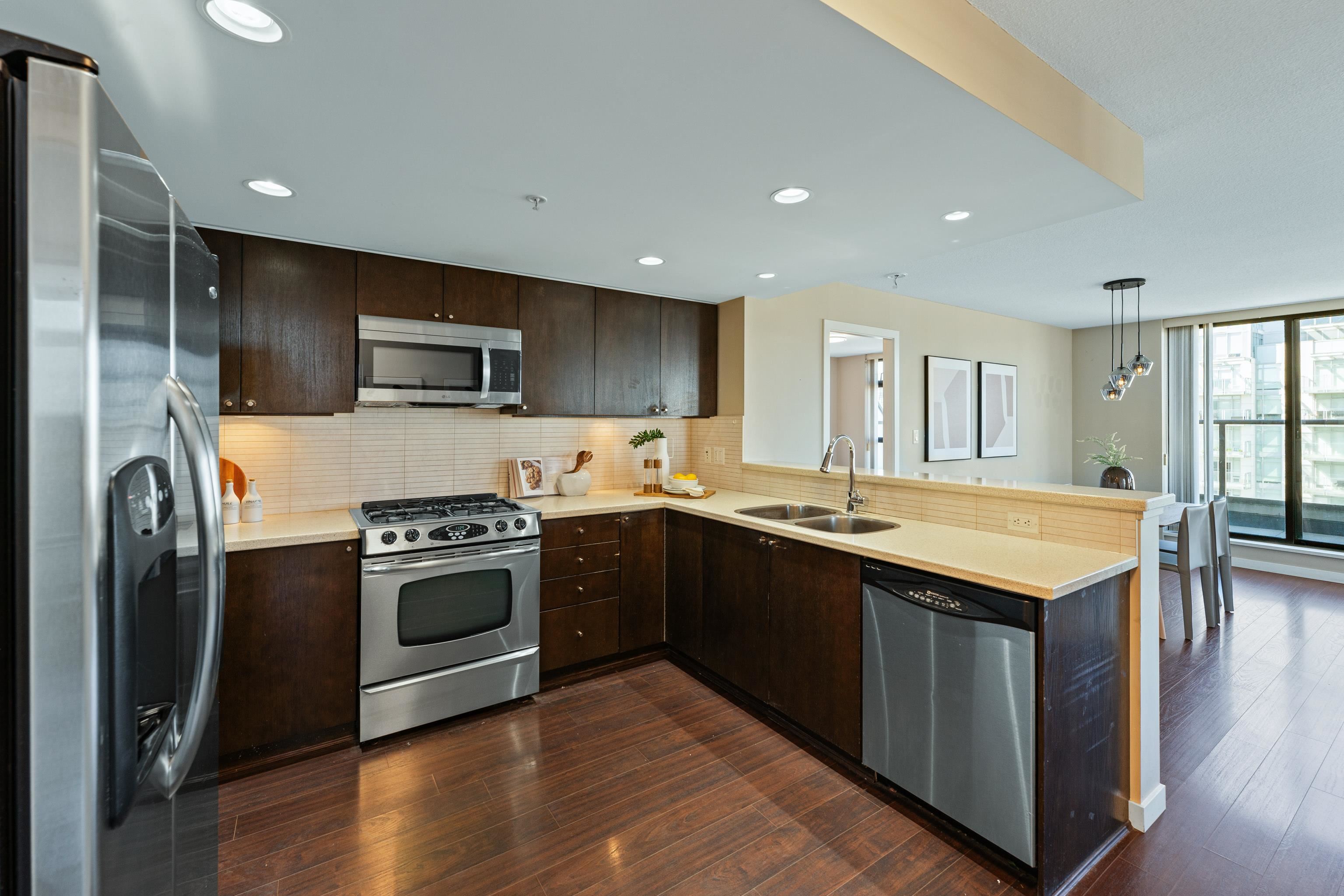 1301 8120 LANSDOWNE ROAD Unit: 1301
