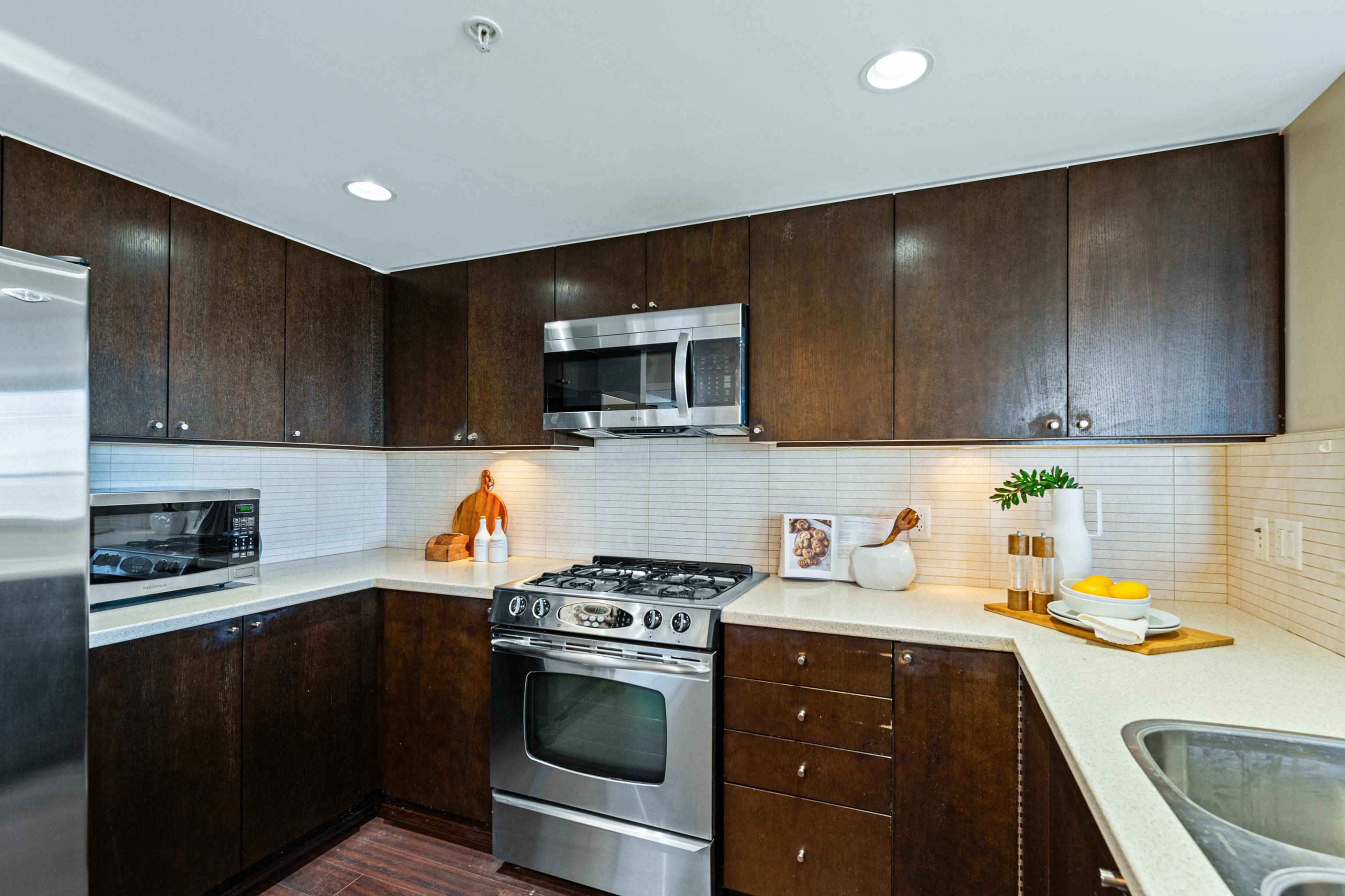 1301 8120 LANSDOWNE ROAD Unit: 1301
