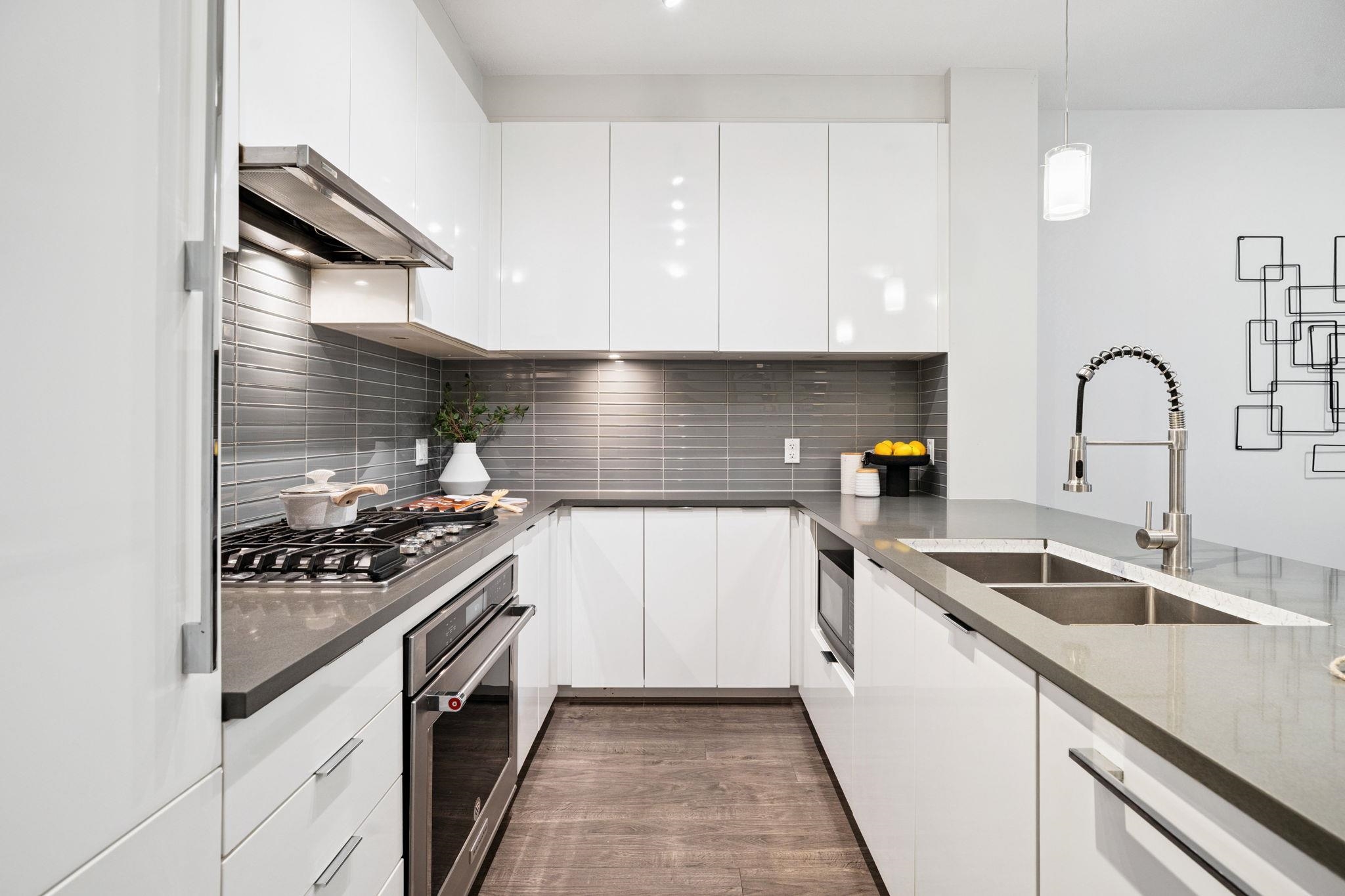 122 9388 TOMICKI AVENUE Unit: 122