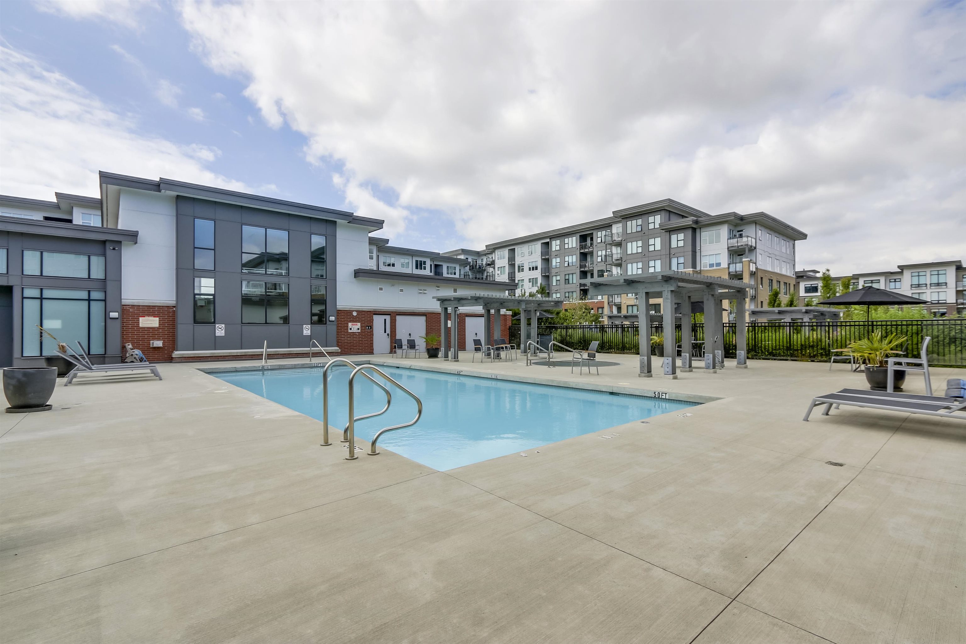 122 9388 TOMICKI AVENUE Unit: 122