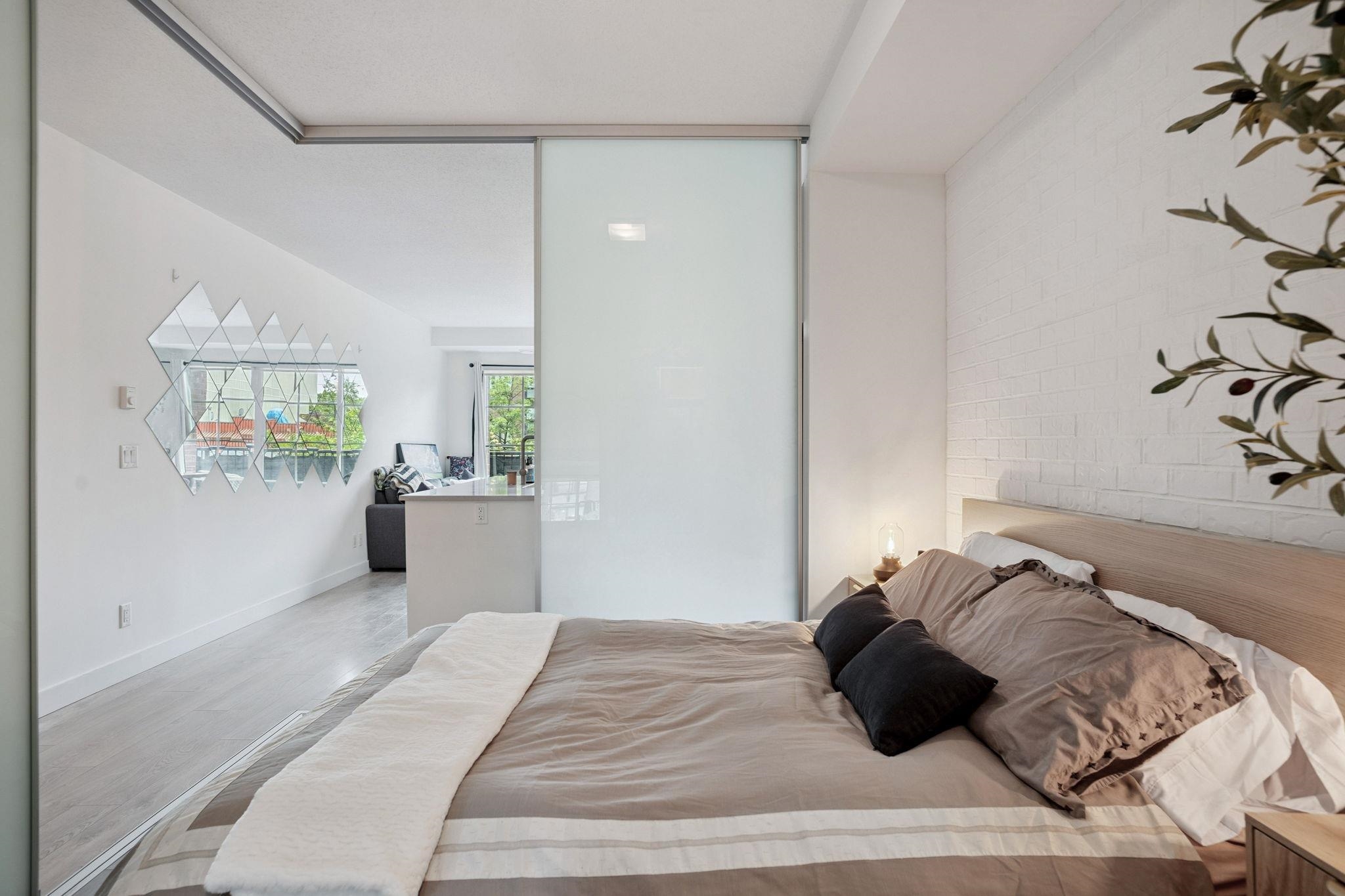 205 2141 E HASTINGS STREET Unit: 205