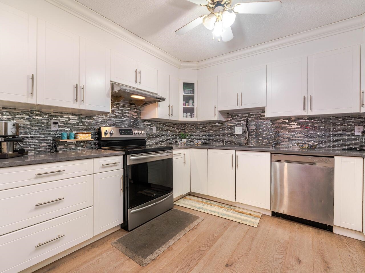 116 9151 NO. 5 ROAD Unit: 116