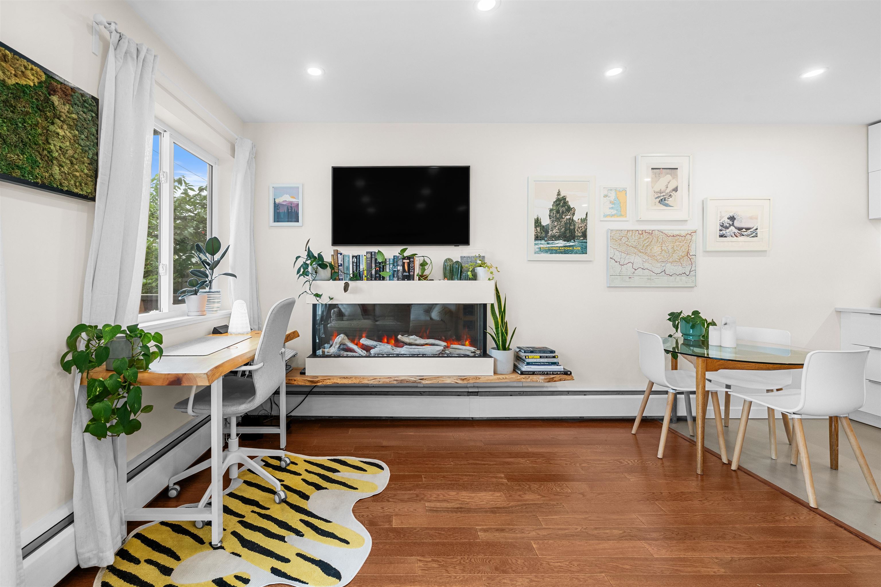 101 241 ST. ANDREWS AVENUE Unit: 101