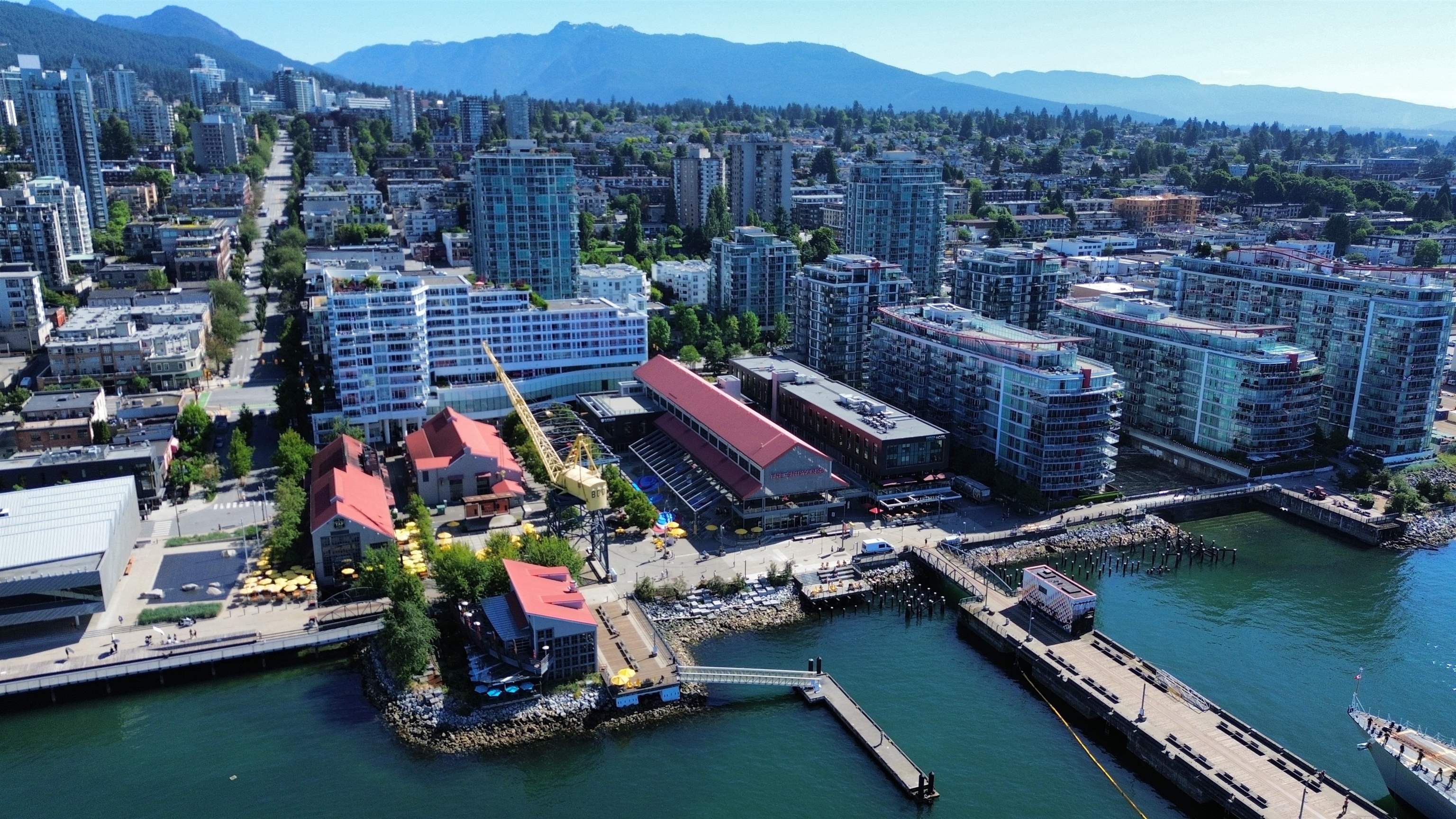 101 241 ST. ANDREWS AVENUE Unit: 101