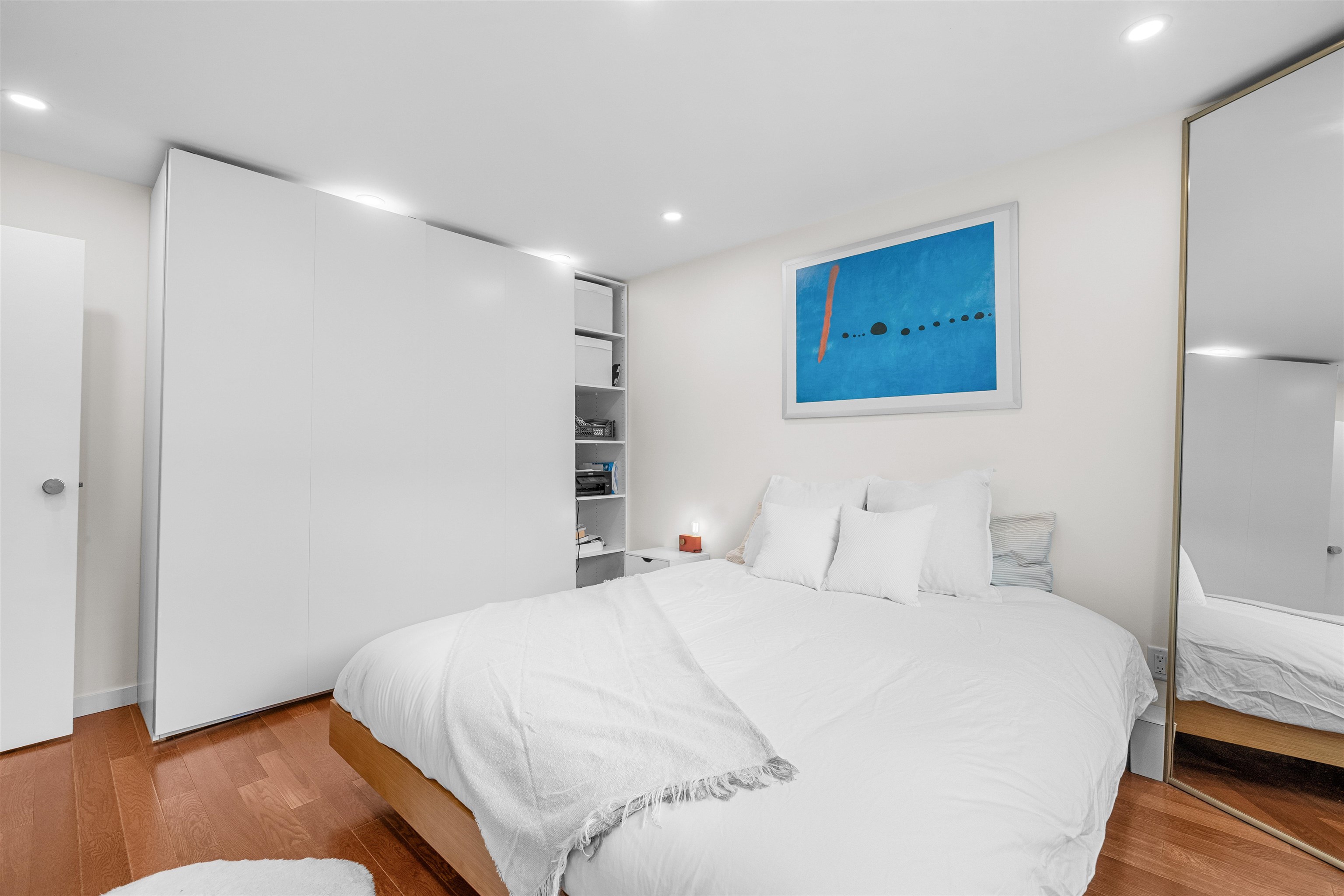 101 241 ST. ANDREWS AVENUE Unit: 101