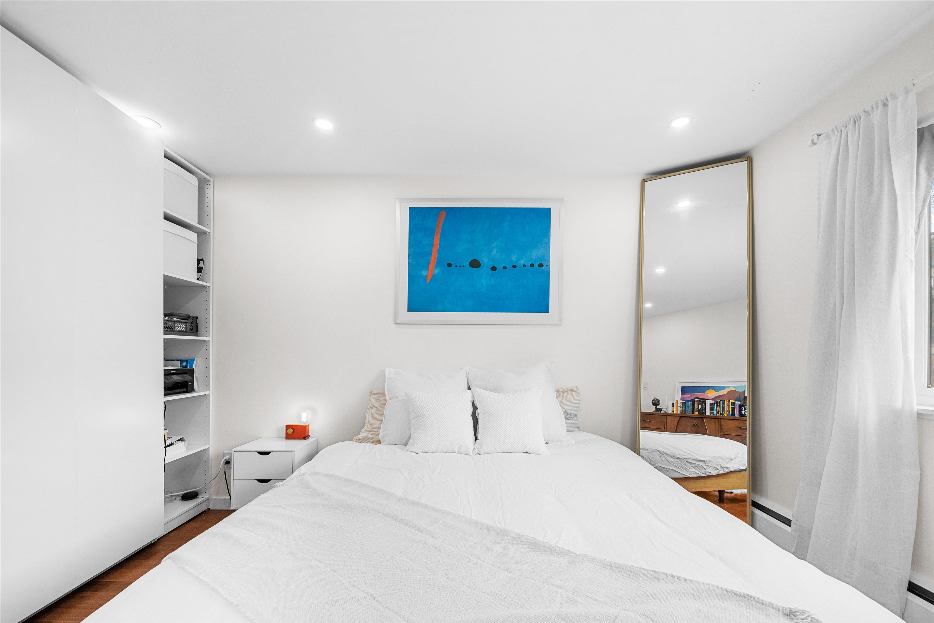 101 241 ST. ANDREWS AVENUE Unit: 101