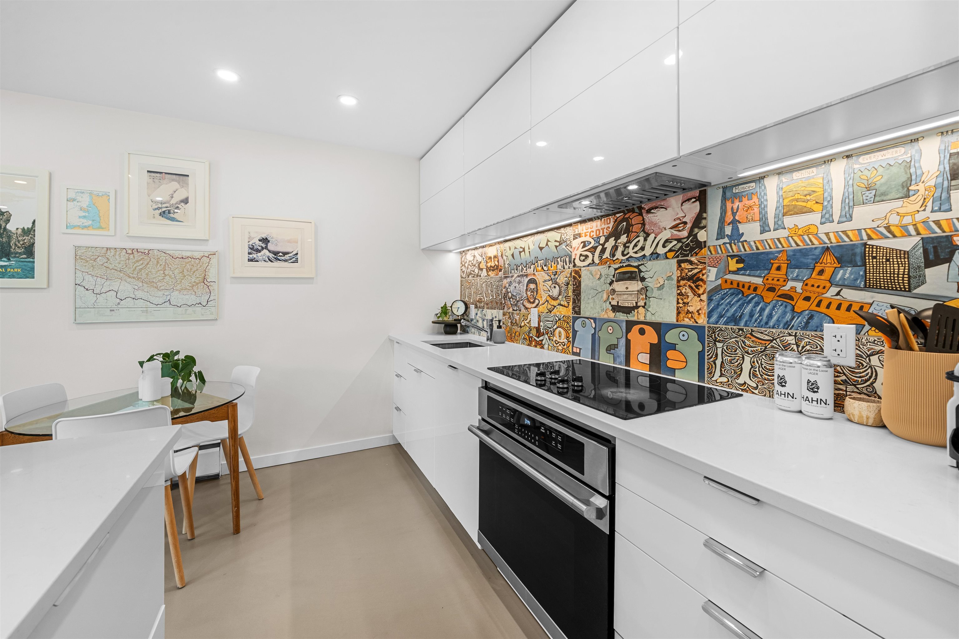 101 241 ST. ANDREWS AVENUE Unit: 101