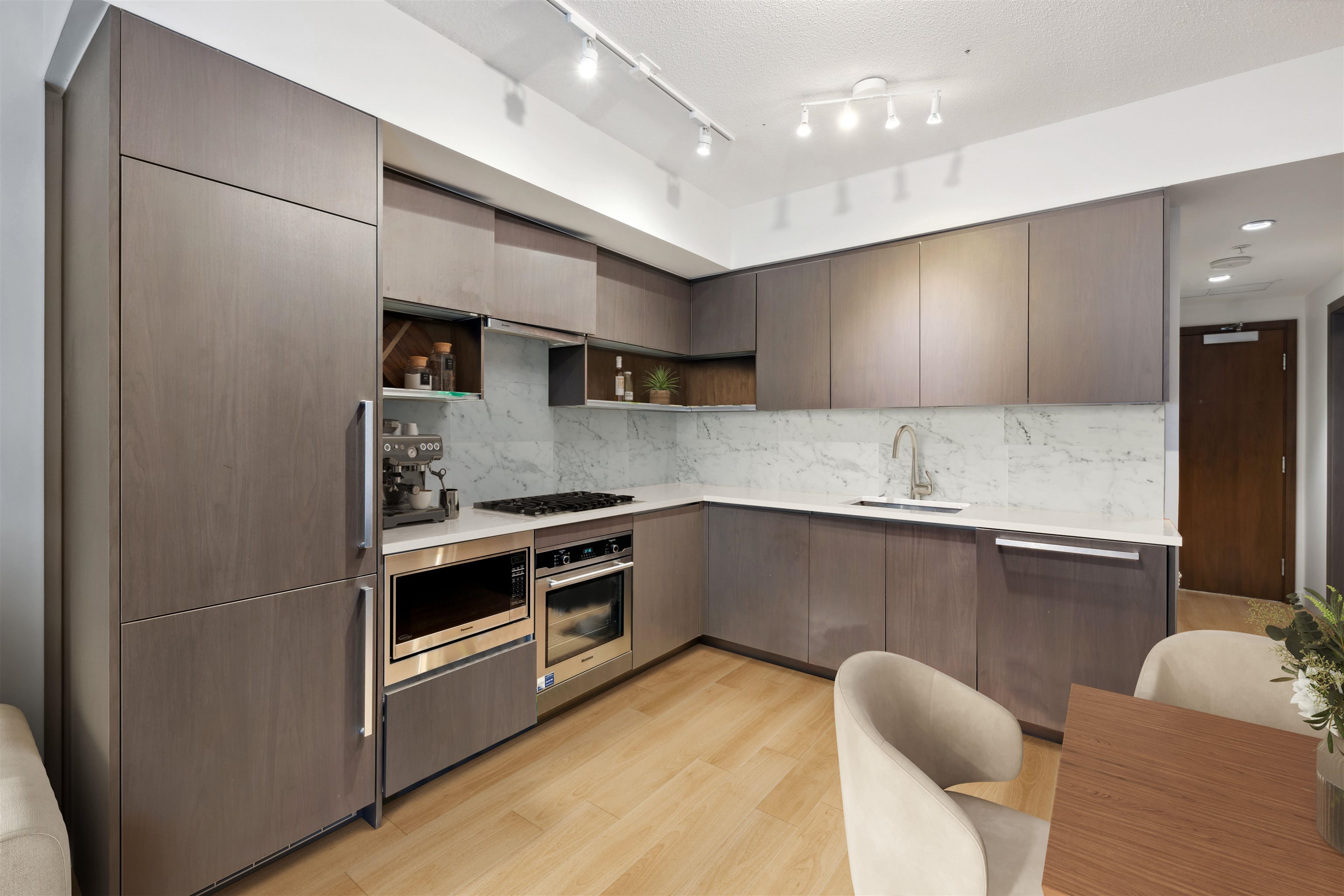 1106 8988 PATTERSON ROAD Unit: 1106