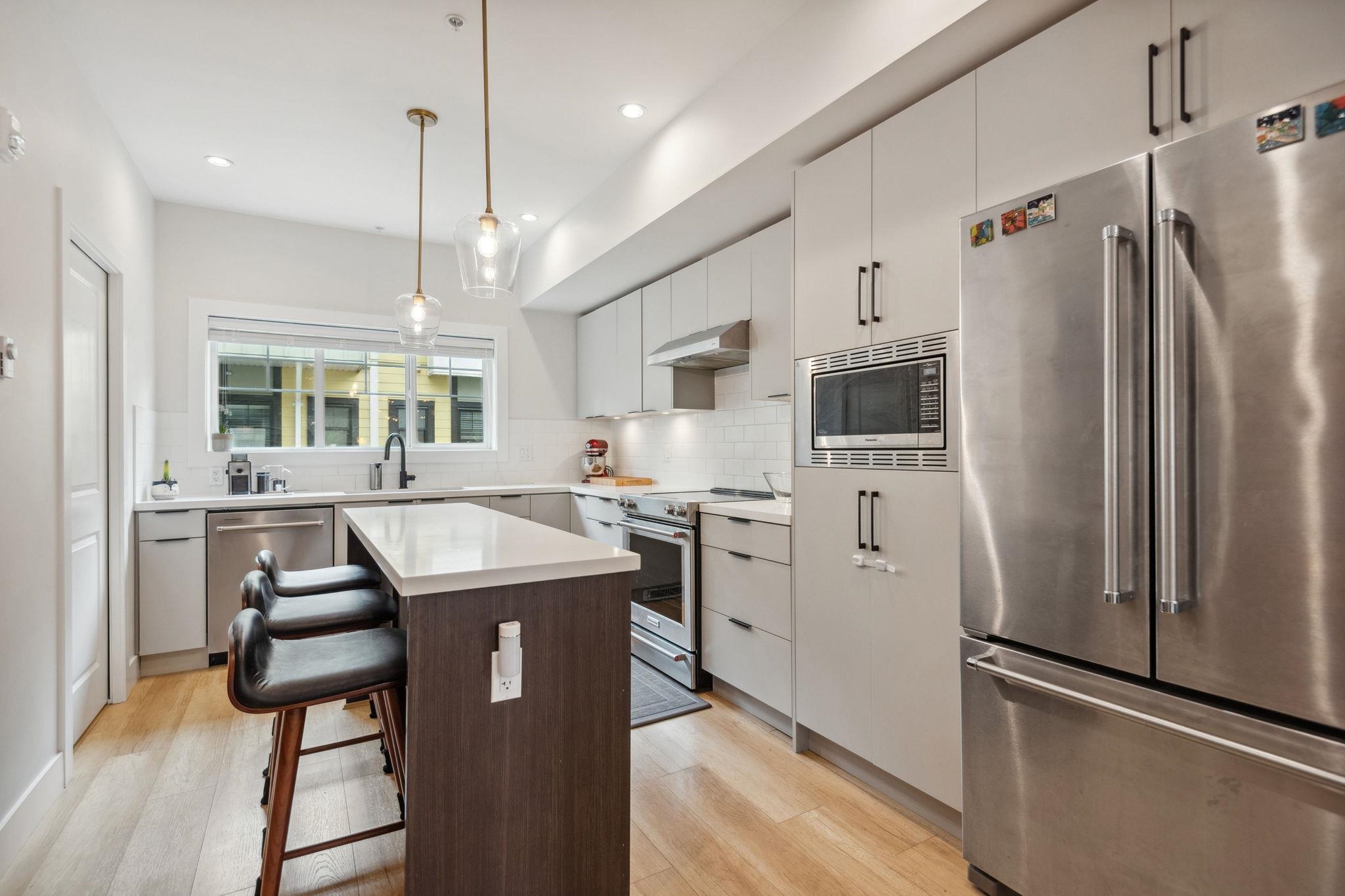 207 80 ELGIN STREET Unit: 207