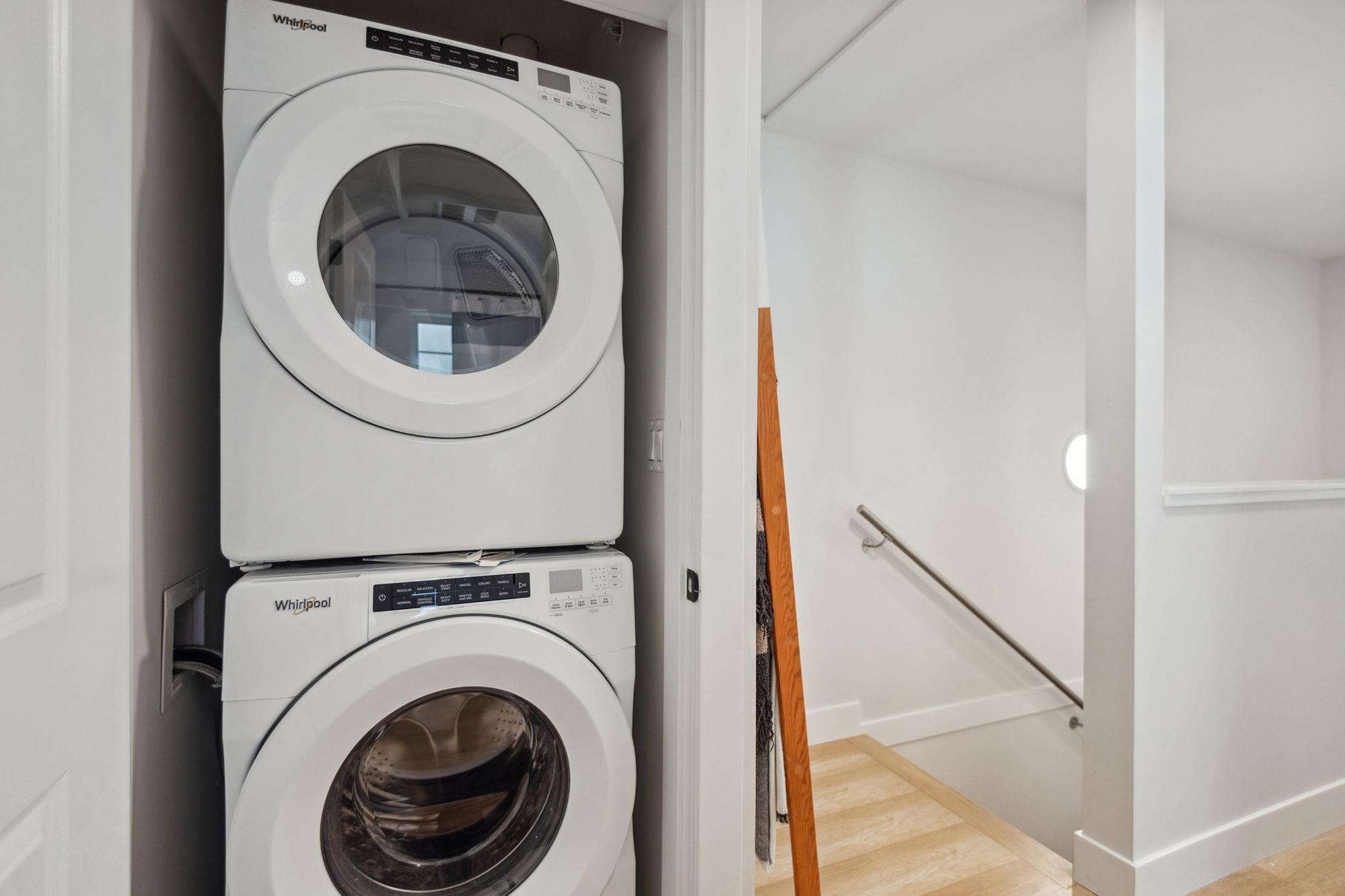 207 80 ELGIN STREET Unit: 207