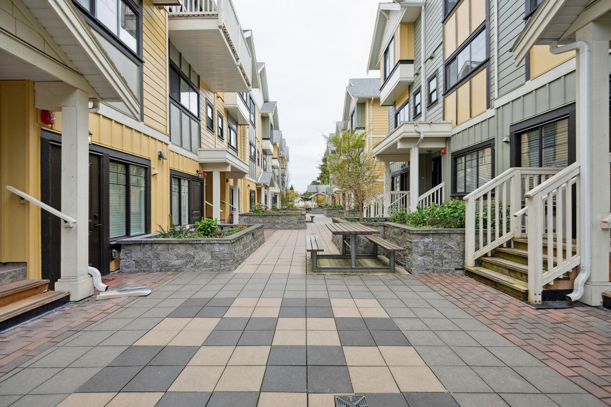 207 80 ELGIN STREET Unit: 207