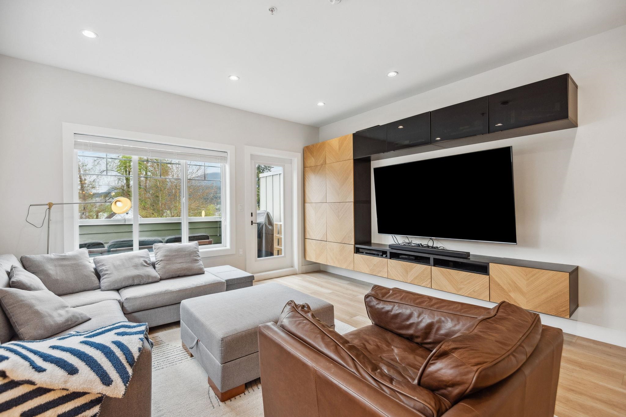 207 80 ELGIN STREET Unit: 207