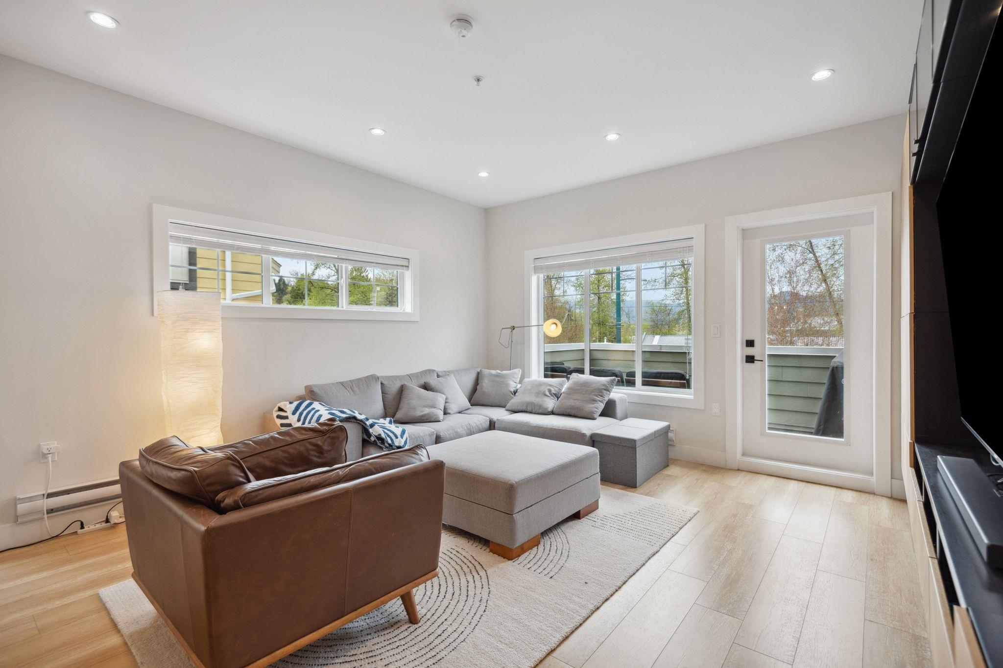 207 80 ELGIN STREET Unit: 207