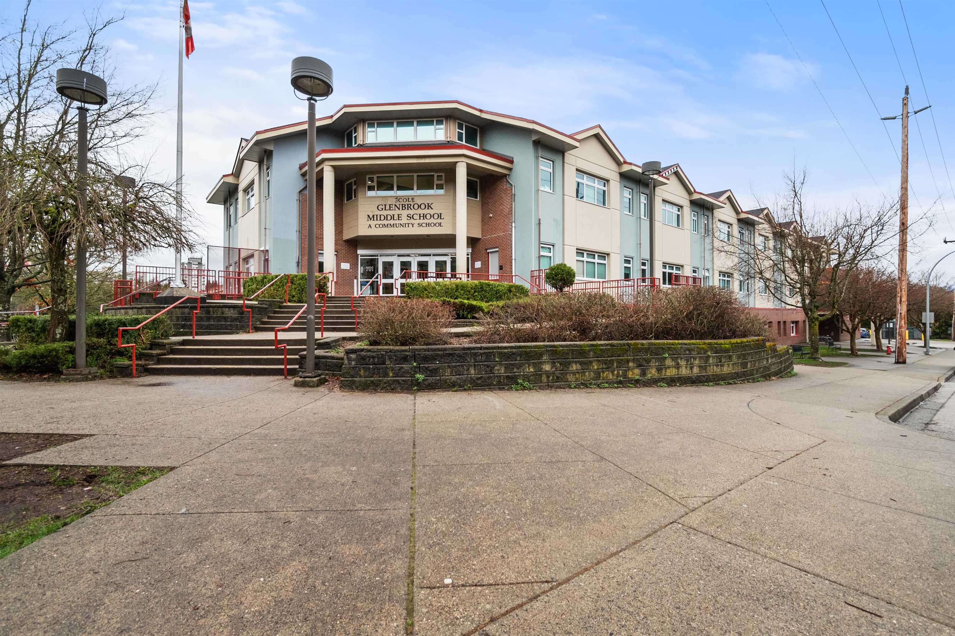 109 675 PARK CRESCENT Unit: 109