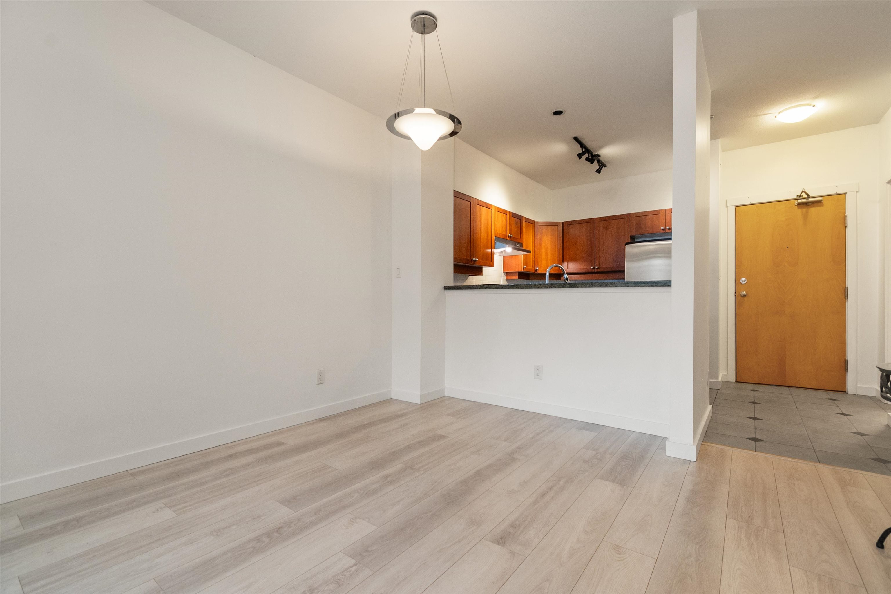 109 675 PARK CRESCENT Unit: 109