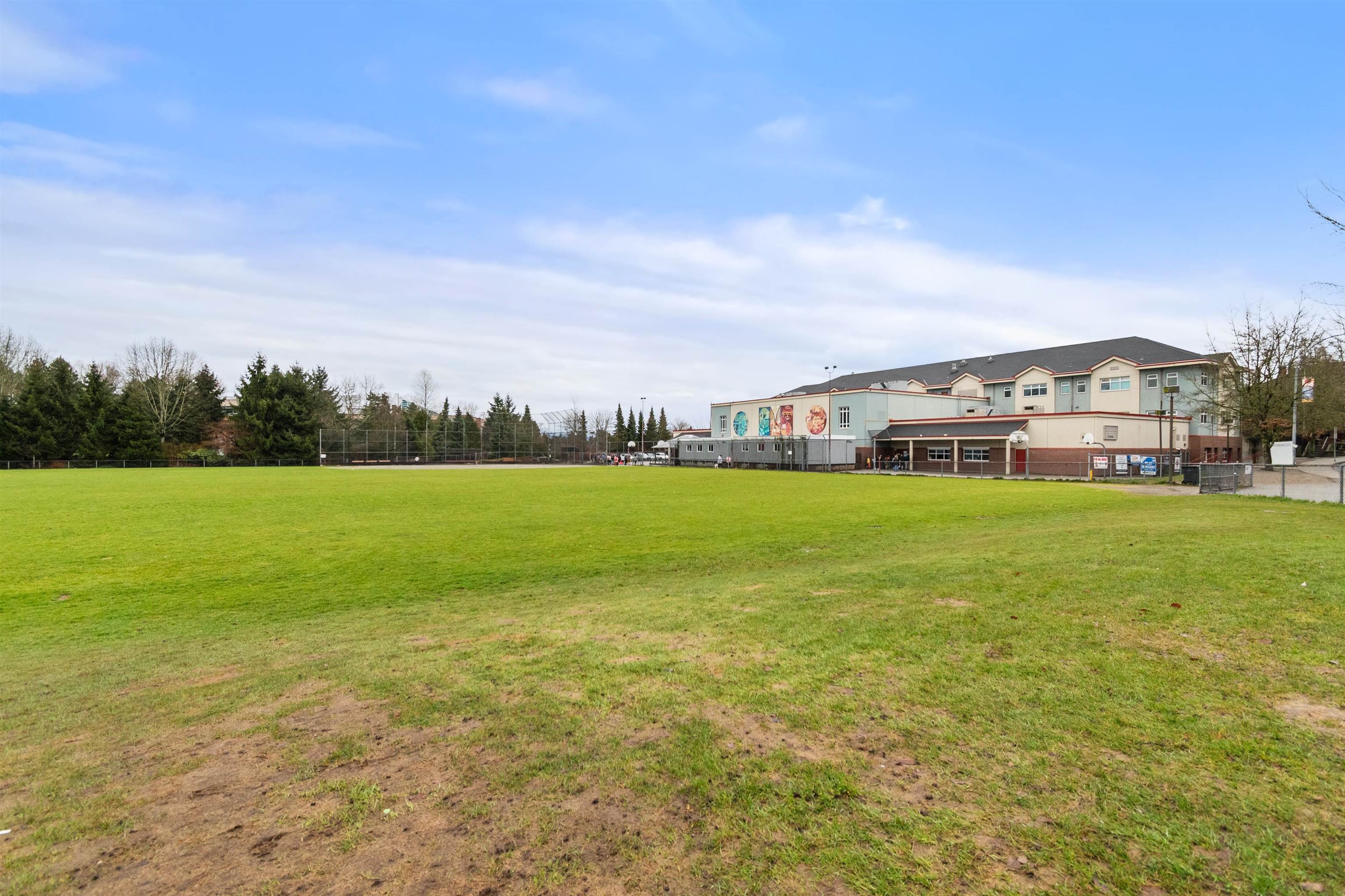 109 675 PARK CRESCENT Unit: 109