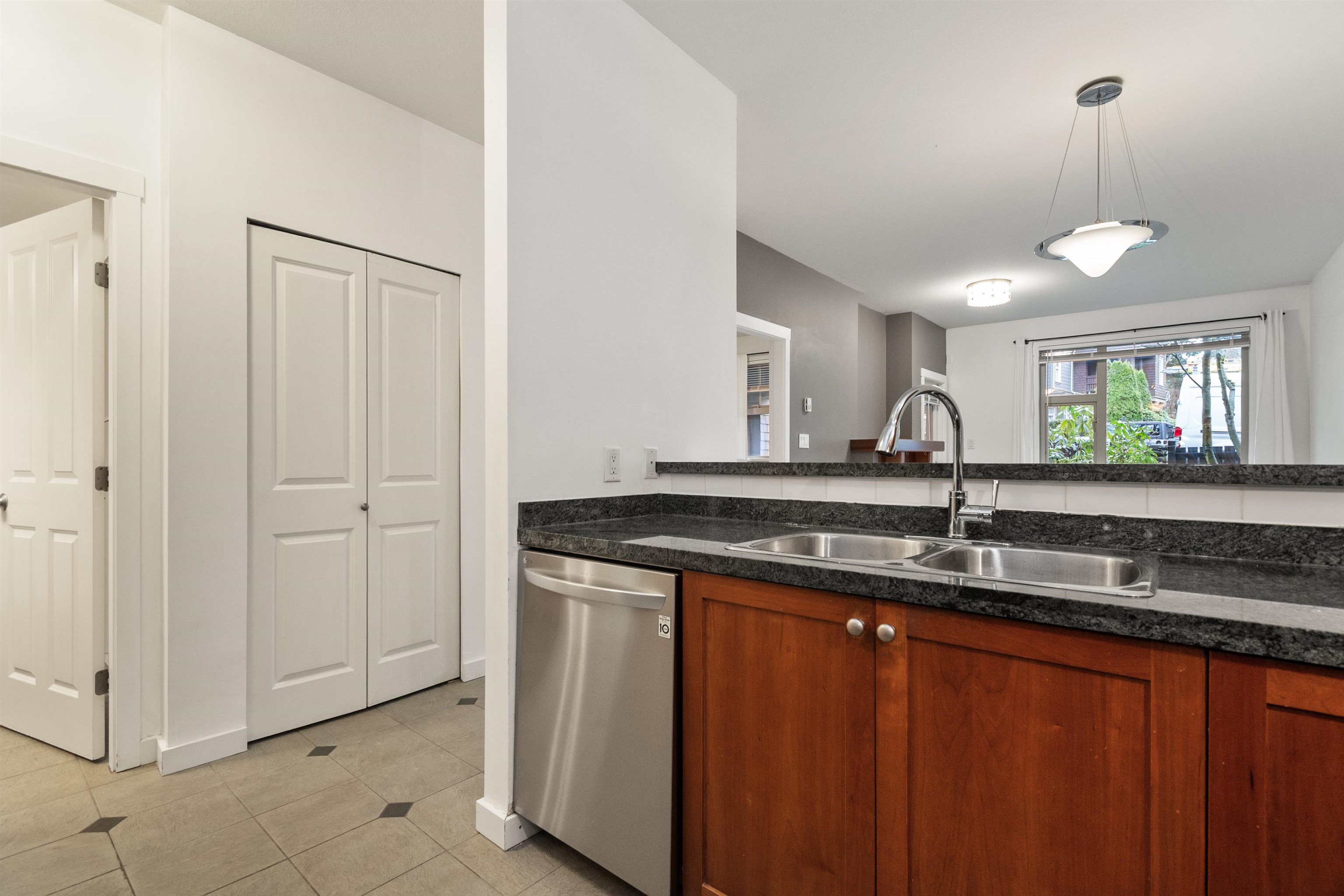 109 675 PARK CRESCENT Unit: 109