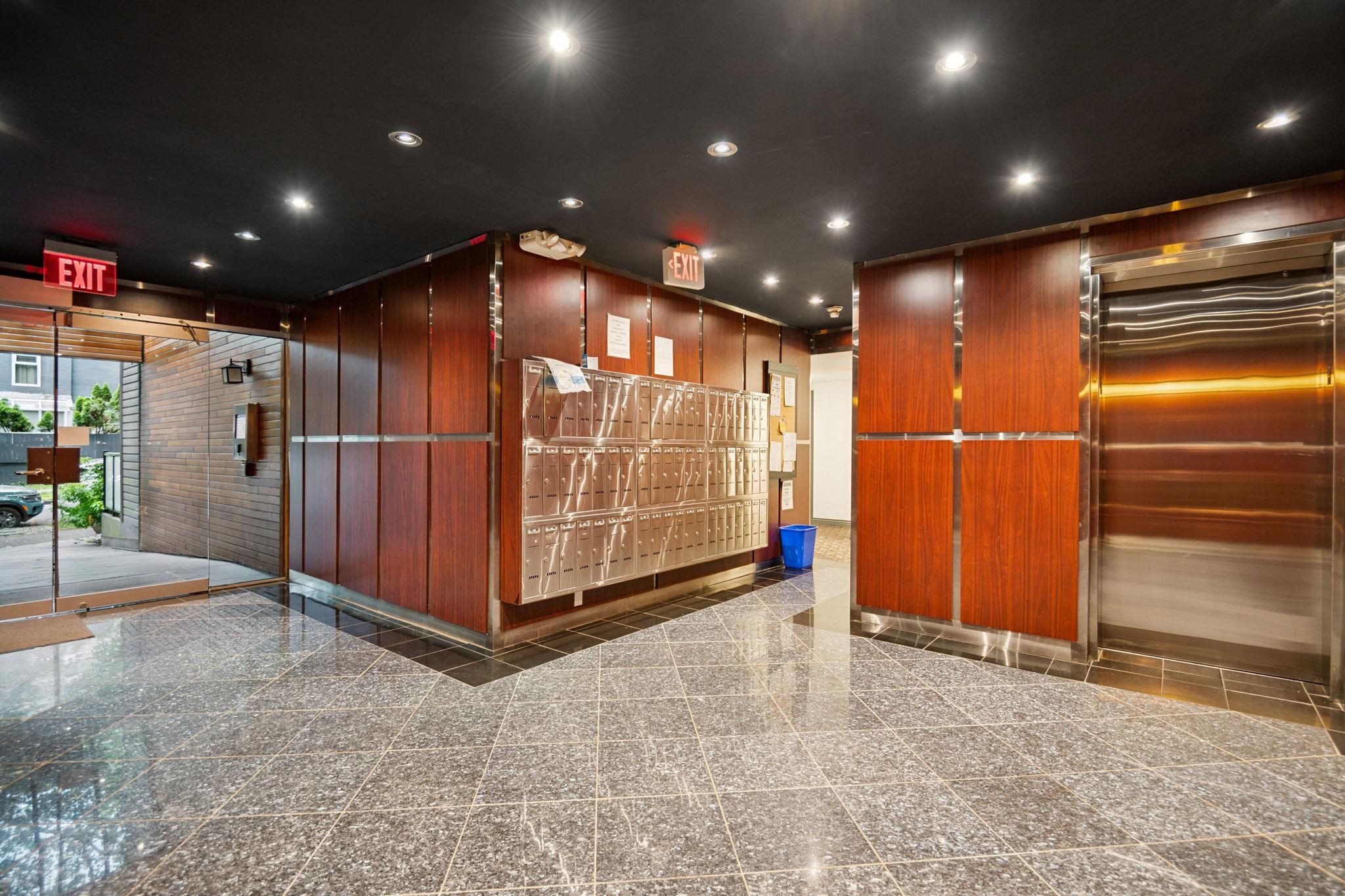 219 1550 BARCLAY STREET Unit: 219
