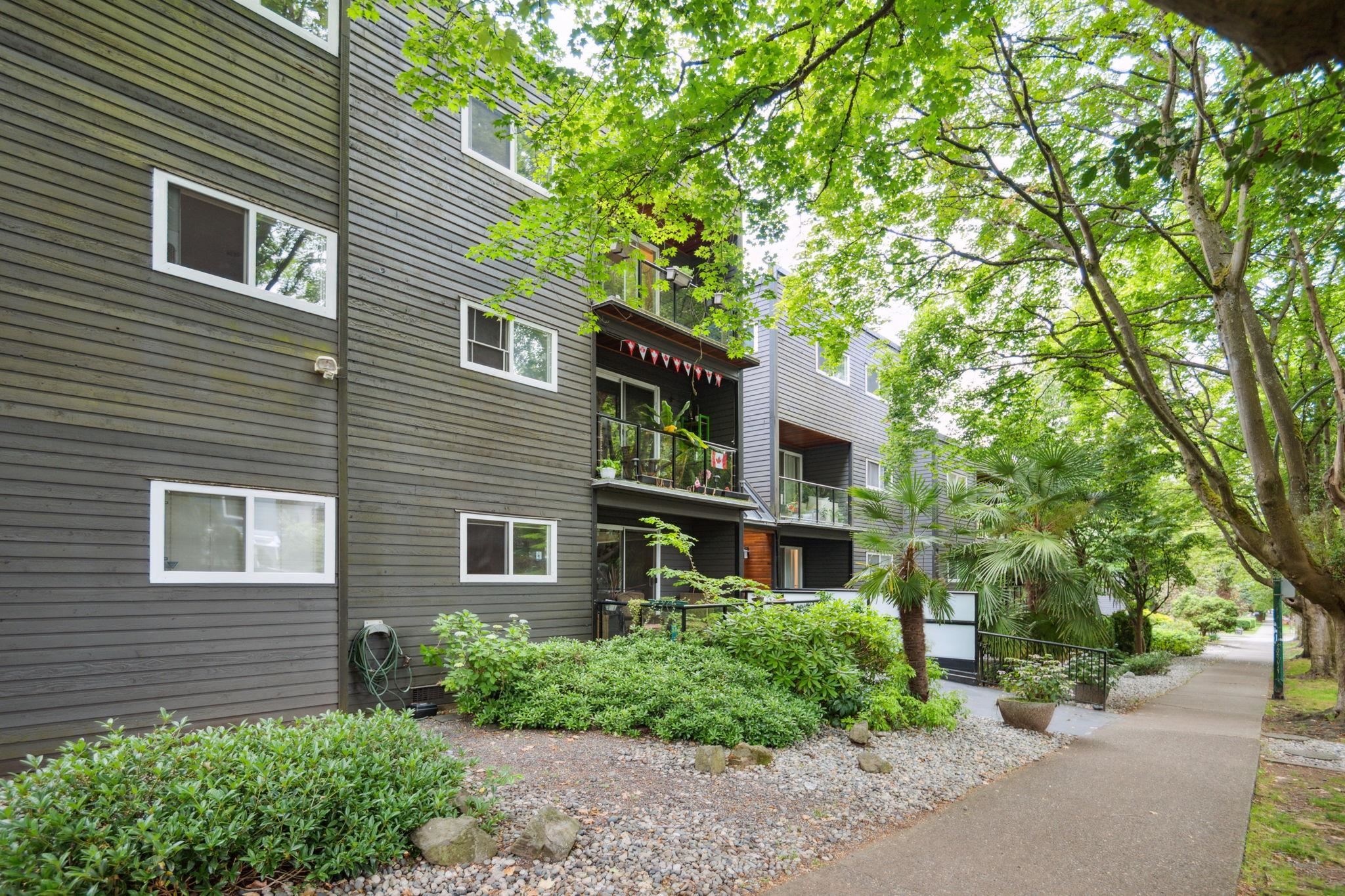 219 1550 BARCLAY STREET Unit: 219