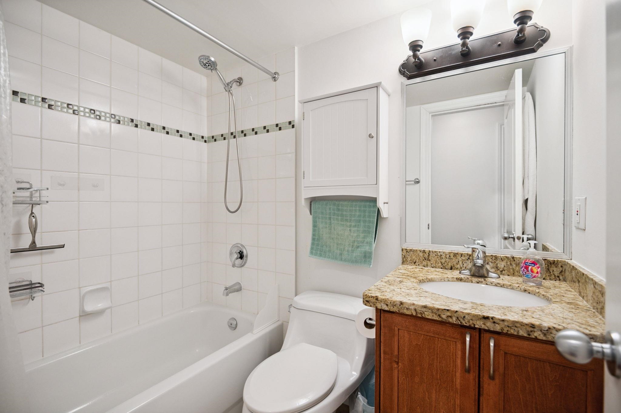 219 1550 BARCLAY STREET Unit: 219