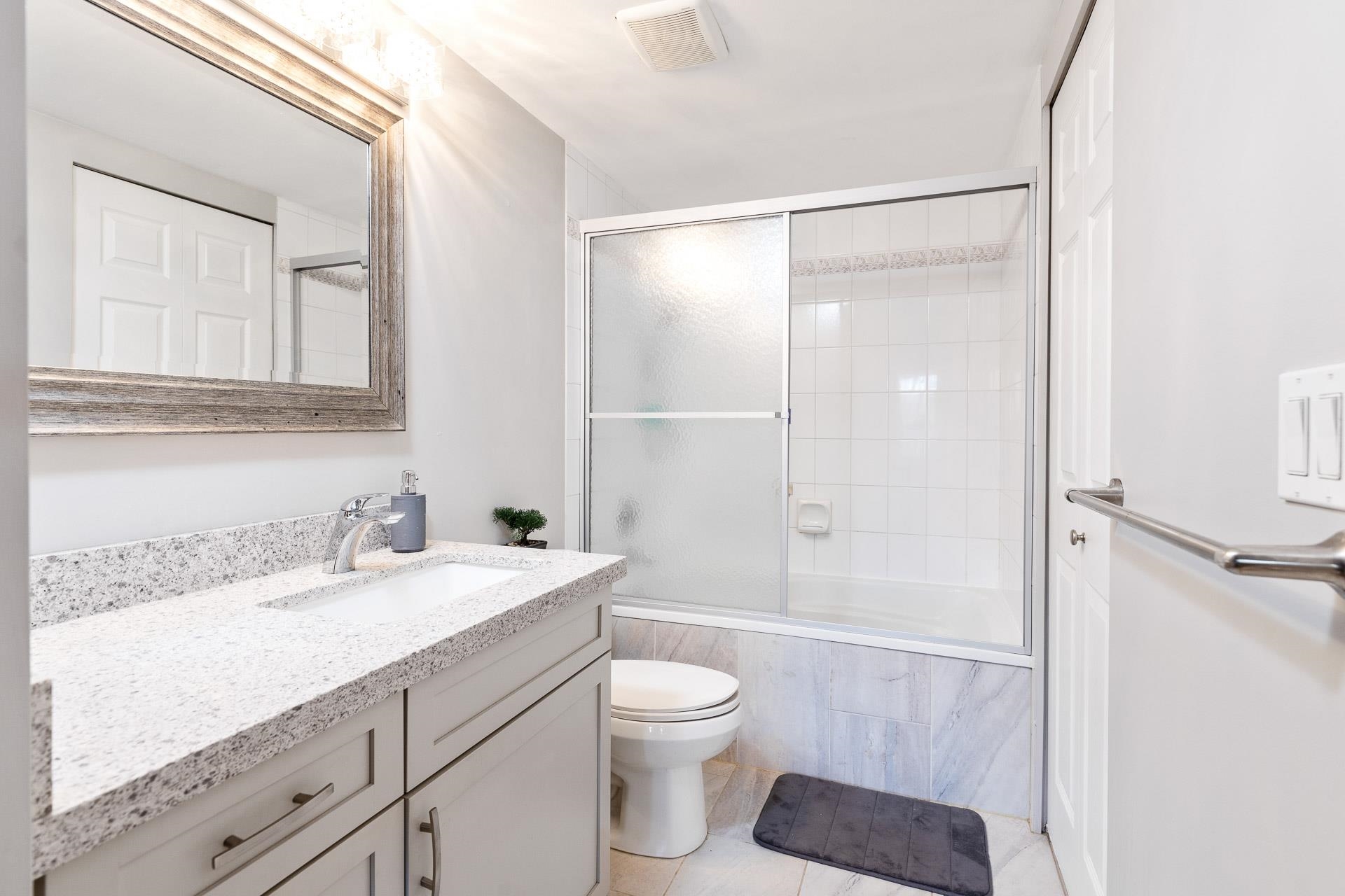 203 19750 64 AVENUE Unit: 203
