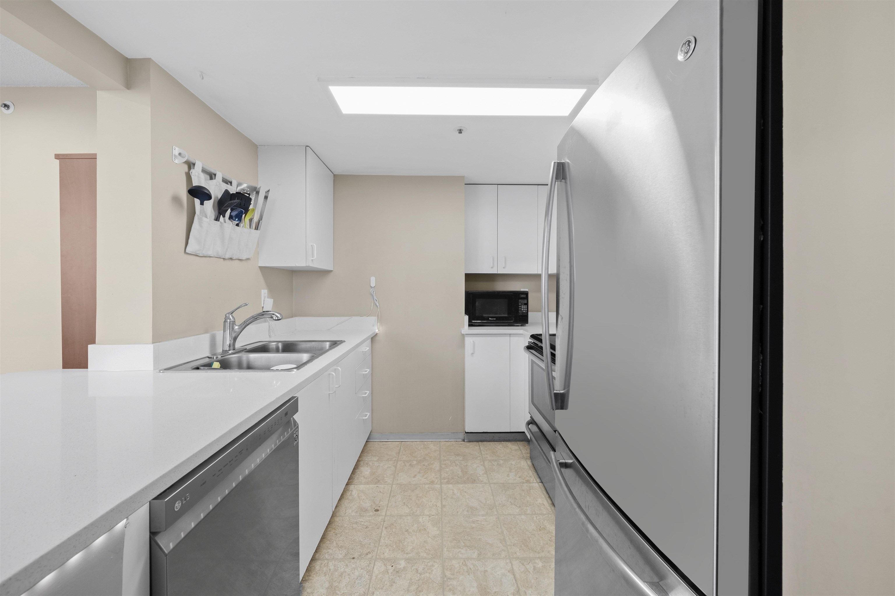 PH05 838 AGNES STREET Unit: PH05