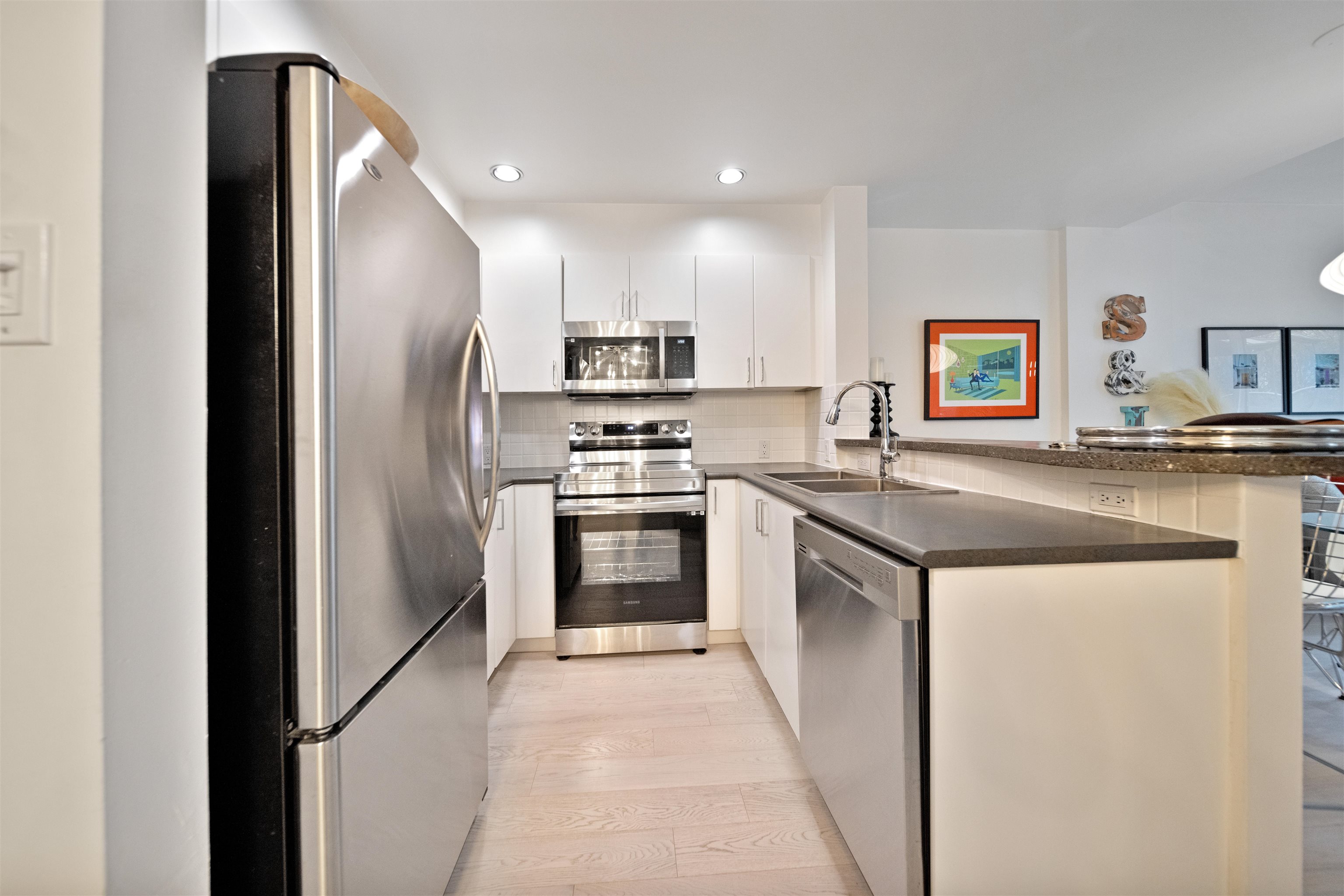 104 1688 ROBSON STREET Unit: 104