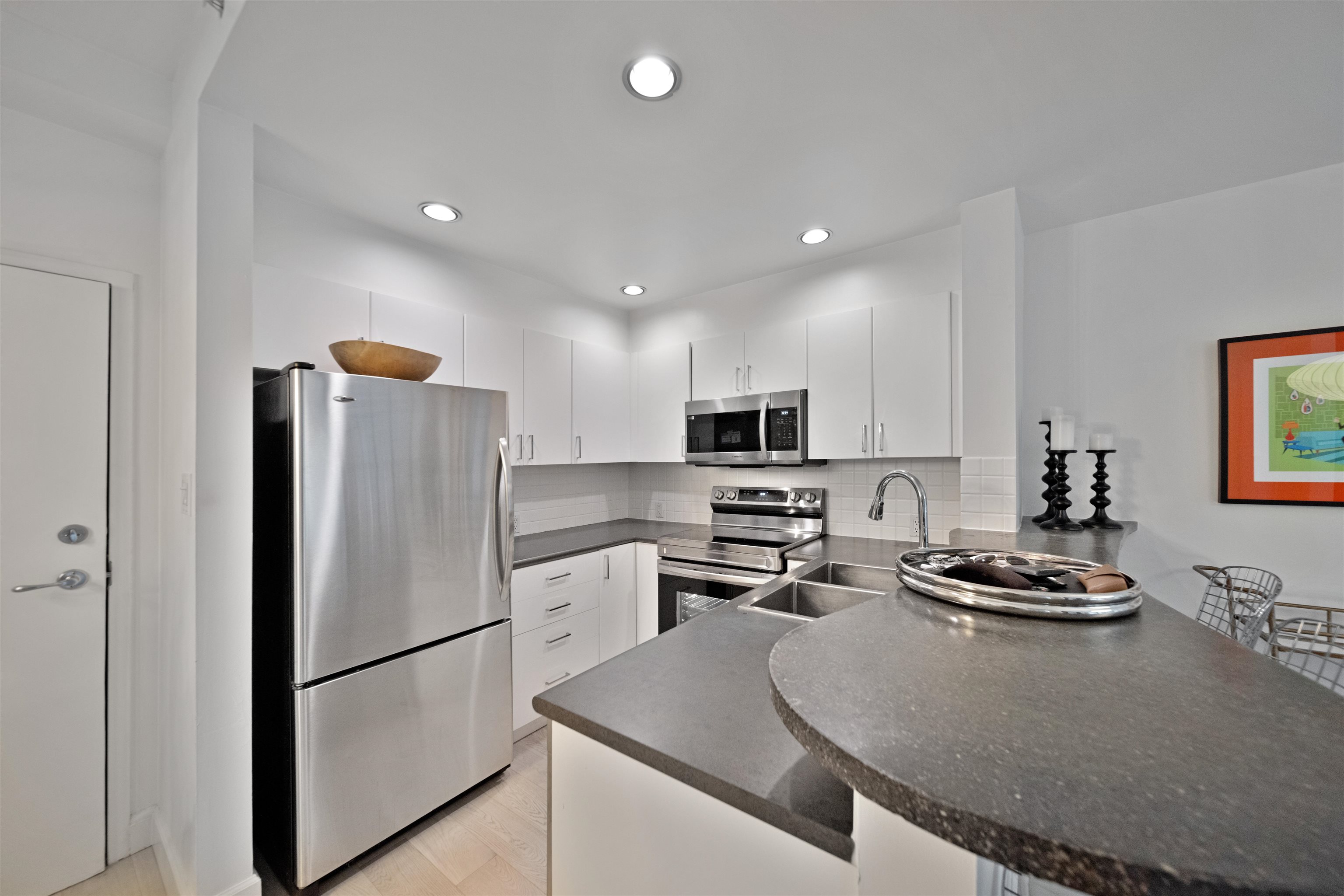 104 1688 ROBSON STREET Unit: 104