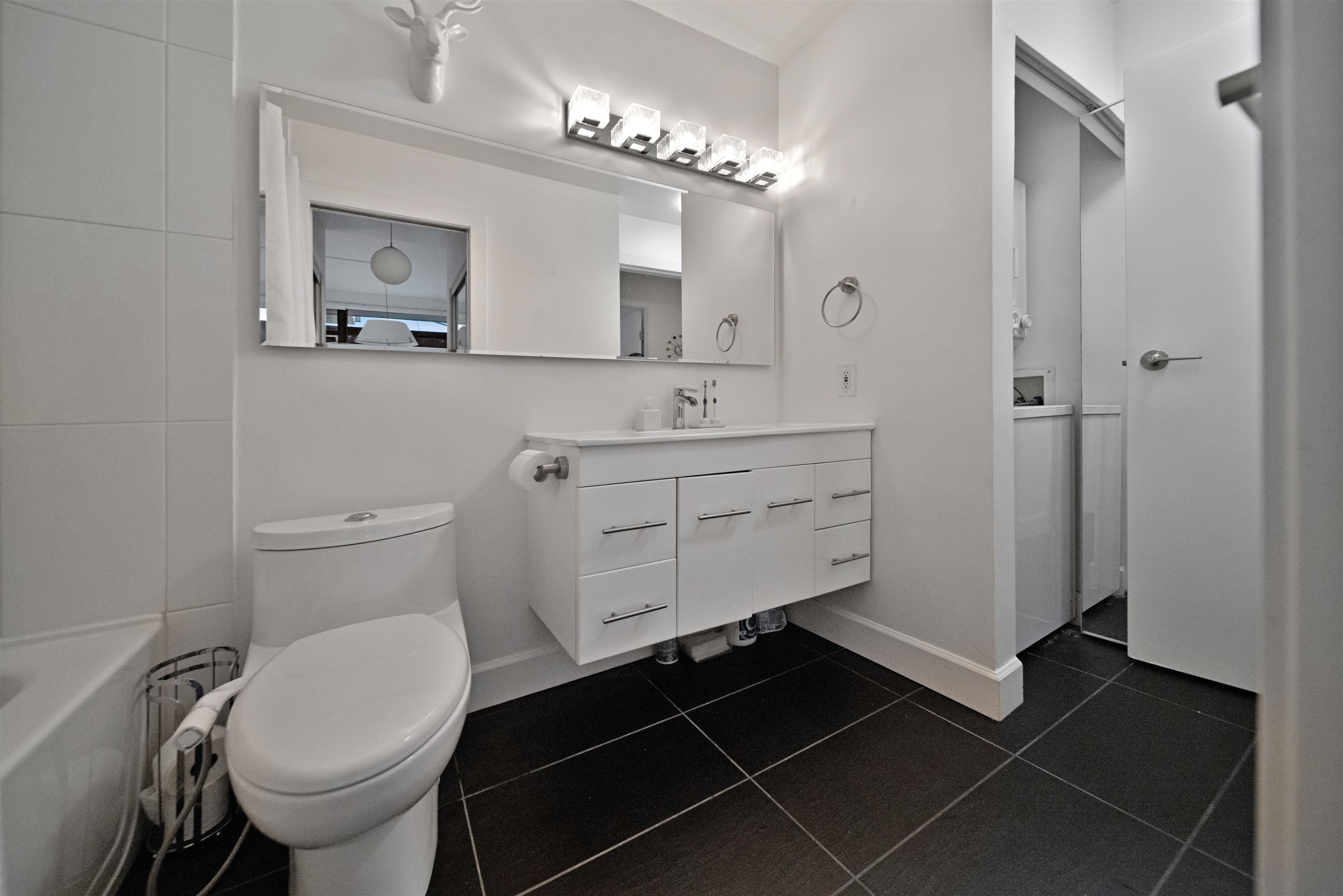104 1688 ROBSON STREET Unit: 104
