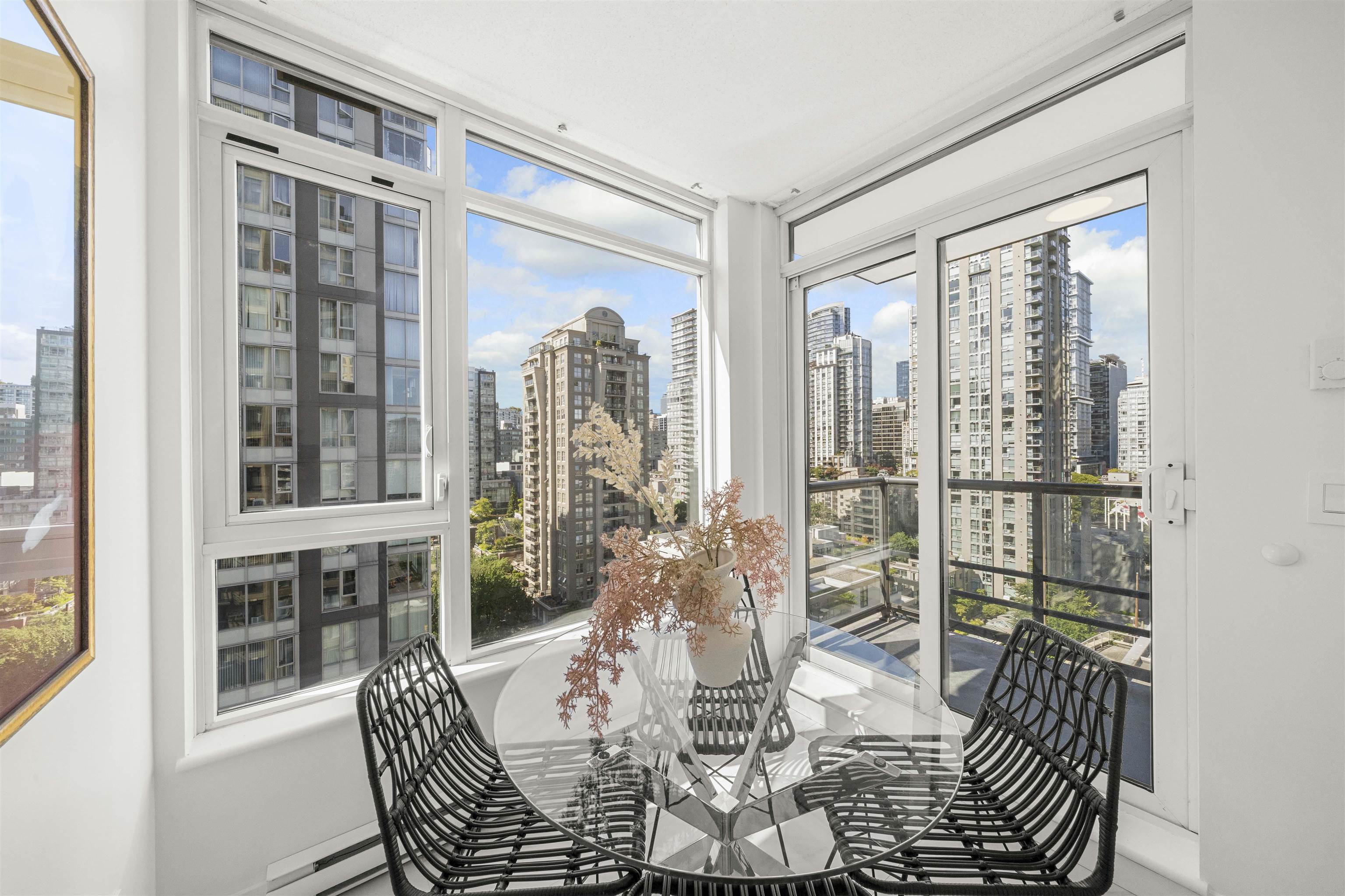 1602 1001 HOMER STREET Unit: 1602
