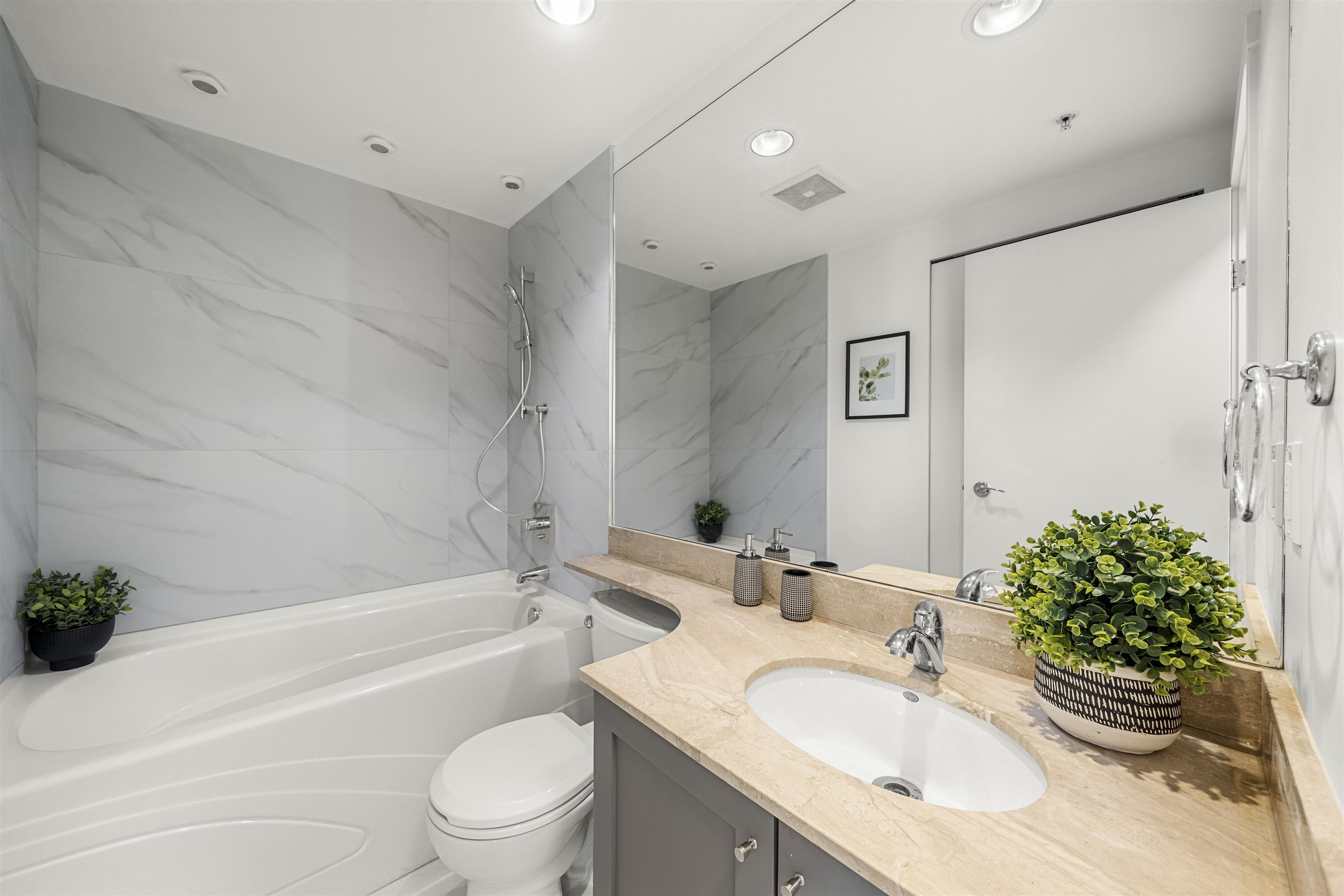 1602 1001 HOMER STREET Unit: 1602