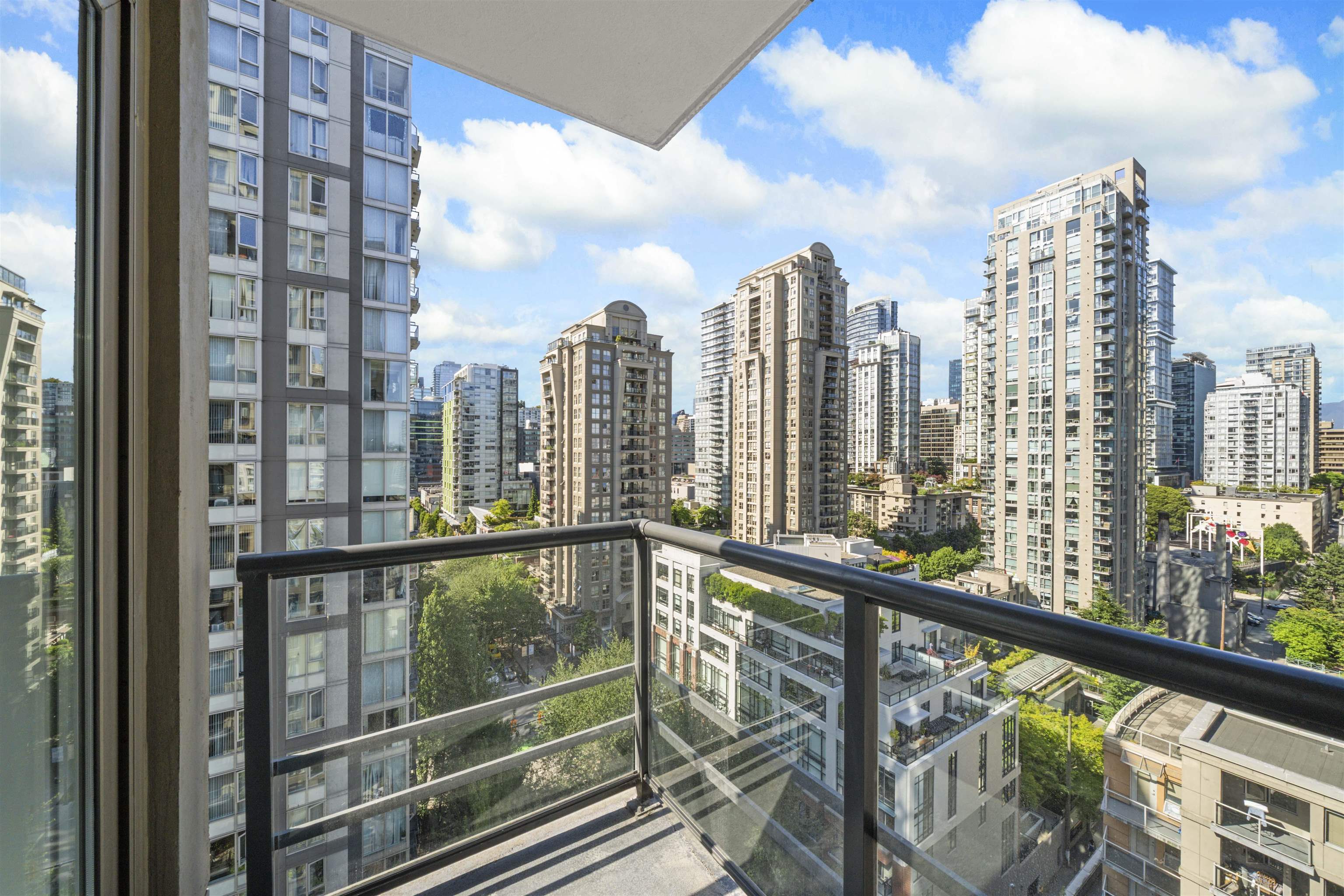 1602 1001 HOMER STREET Unit: 1602