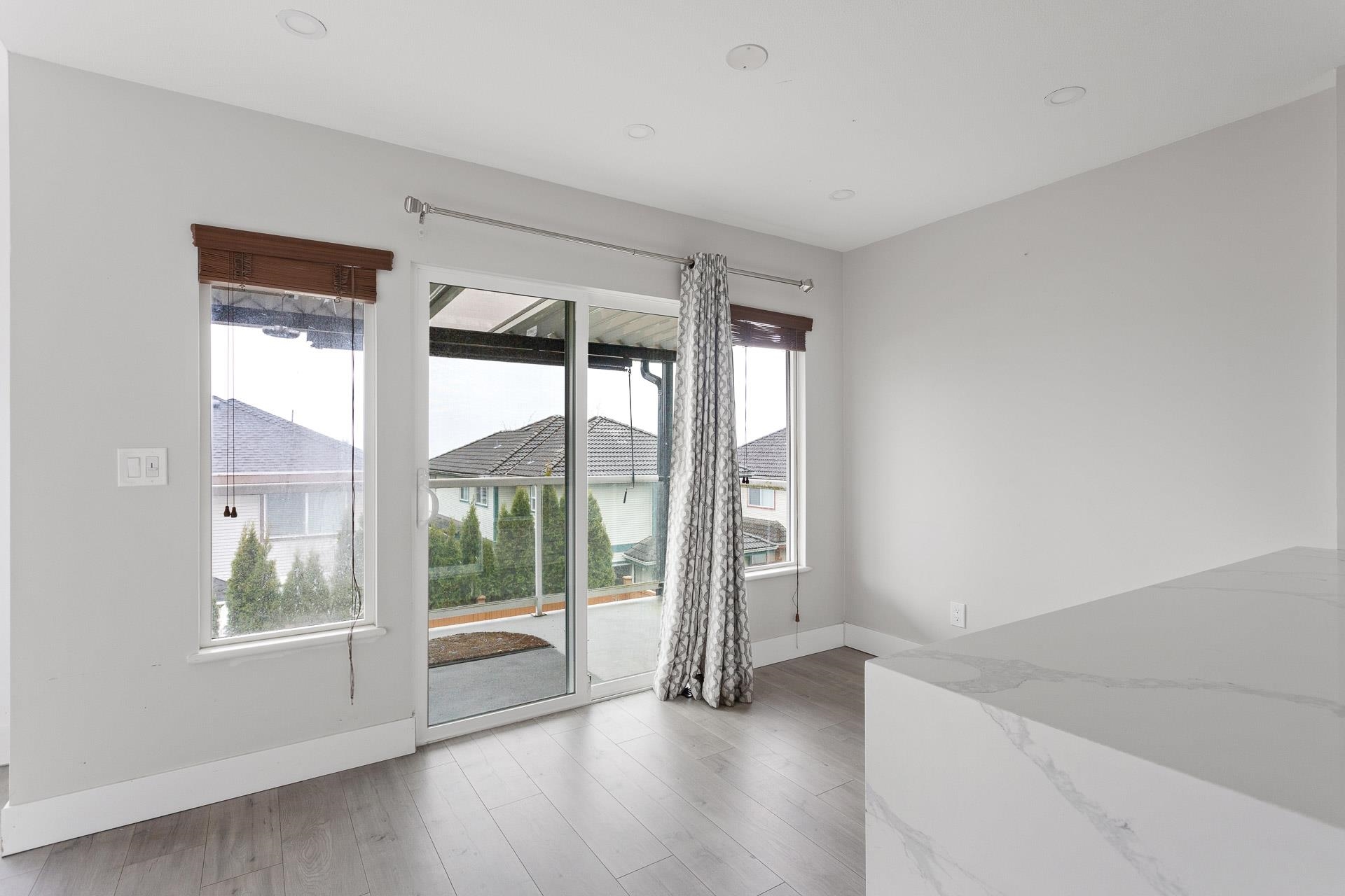 2986 PINETREE CLOSE