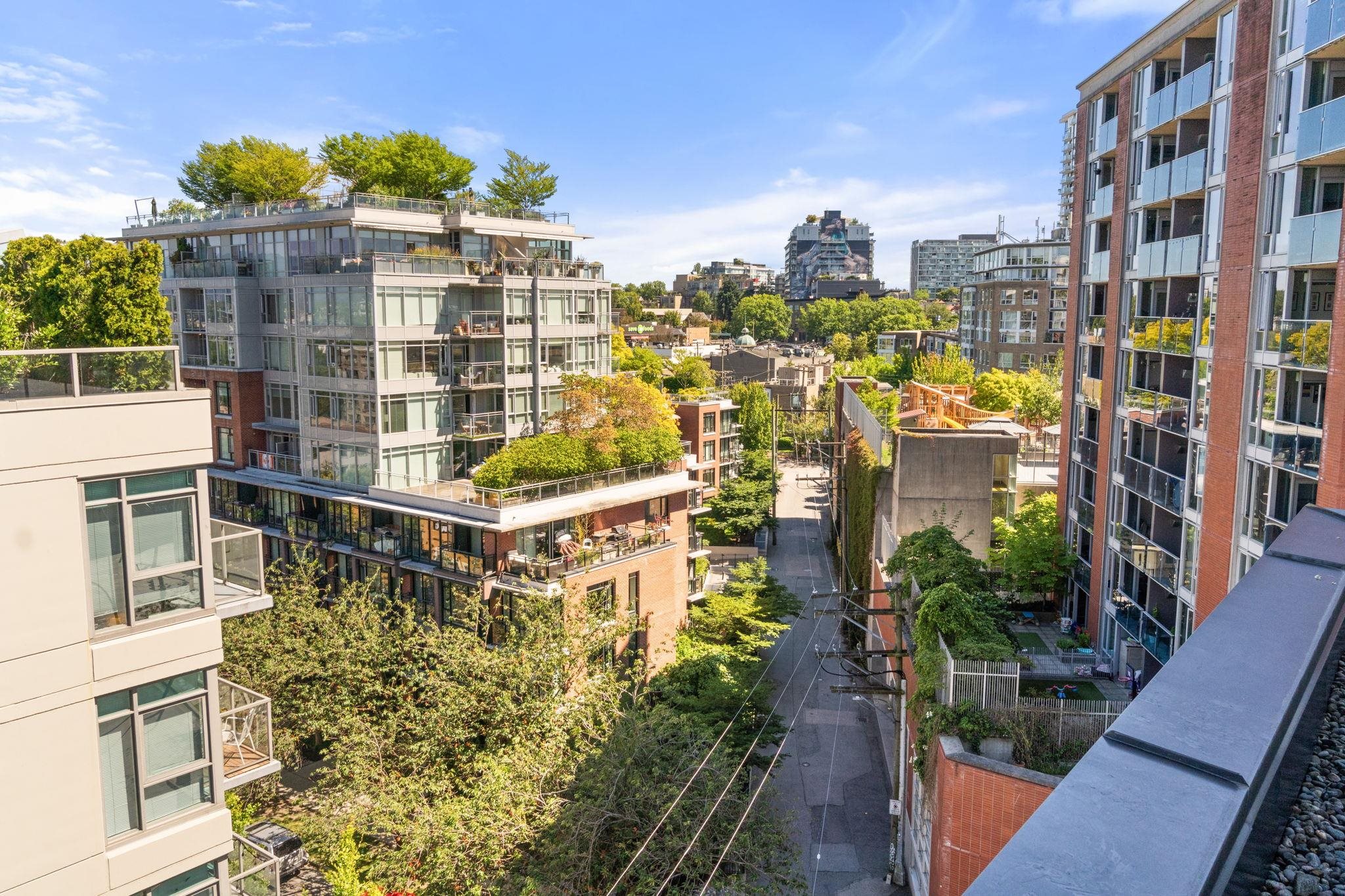 805 209 EAST 7TH AVENUE Unit: 805