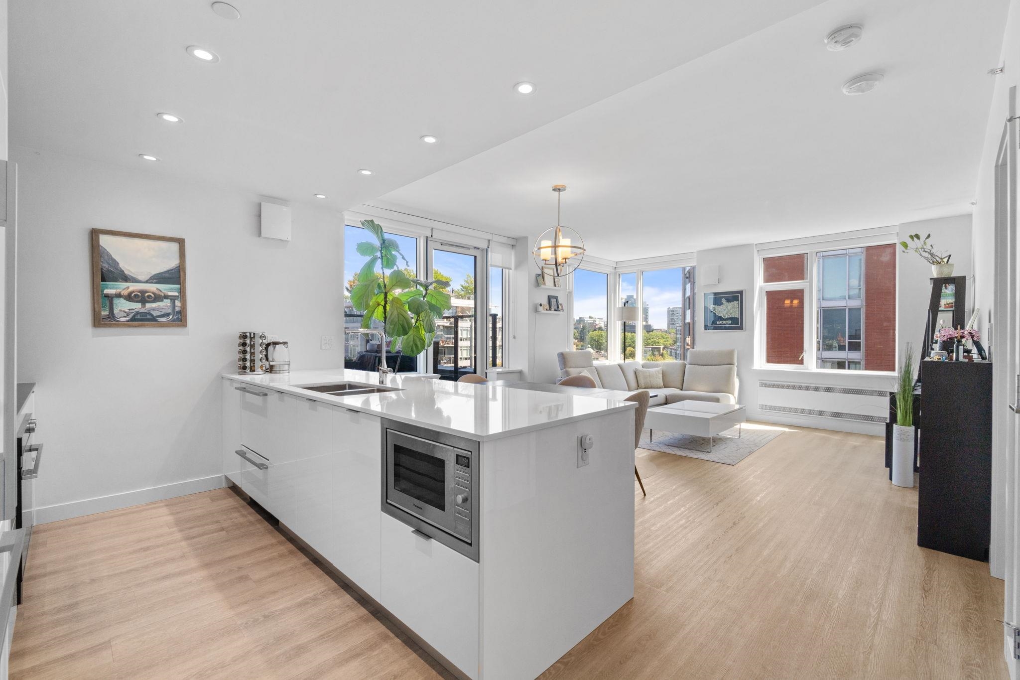 805 209 EAST 7TH AVENUE Unit: 805