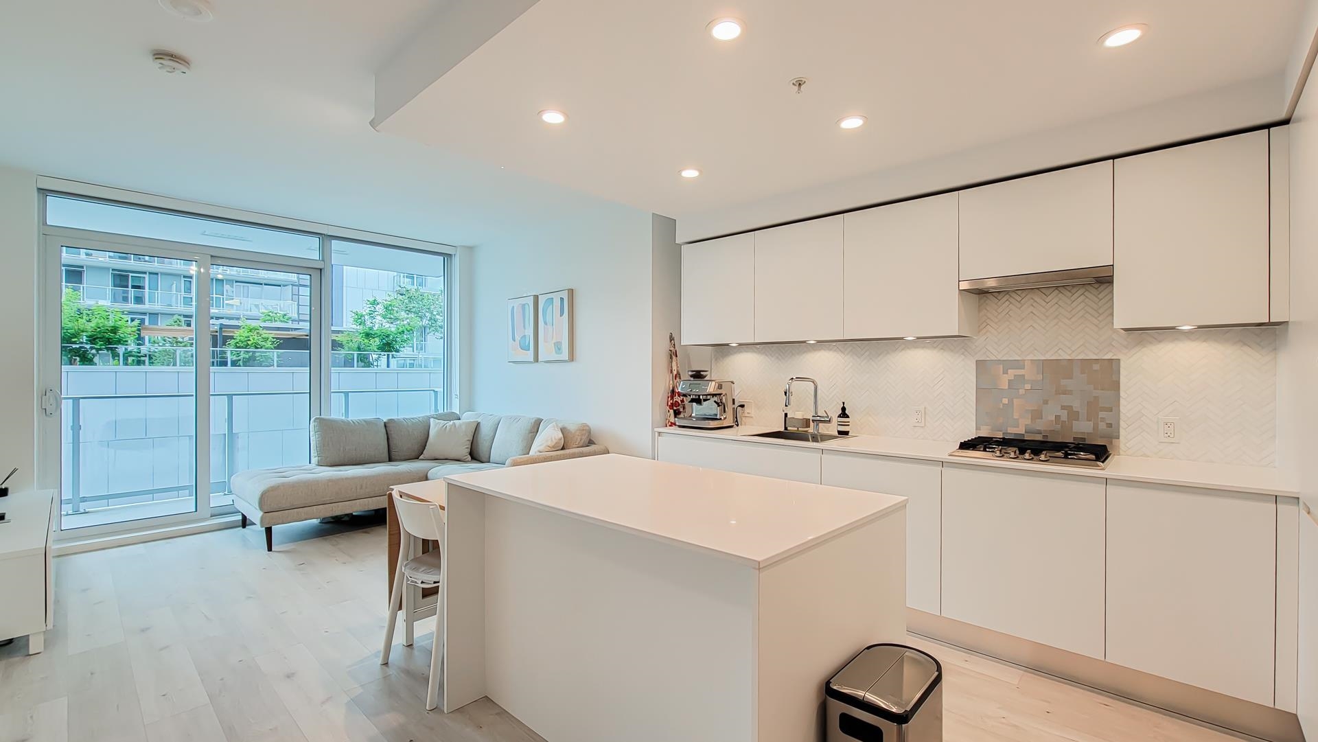 711 3833 EVERGREEN PLACE Unit: 711