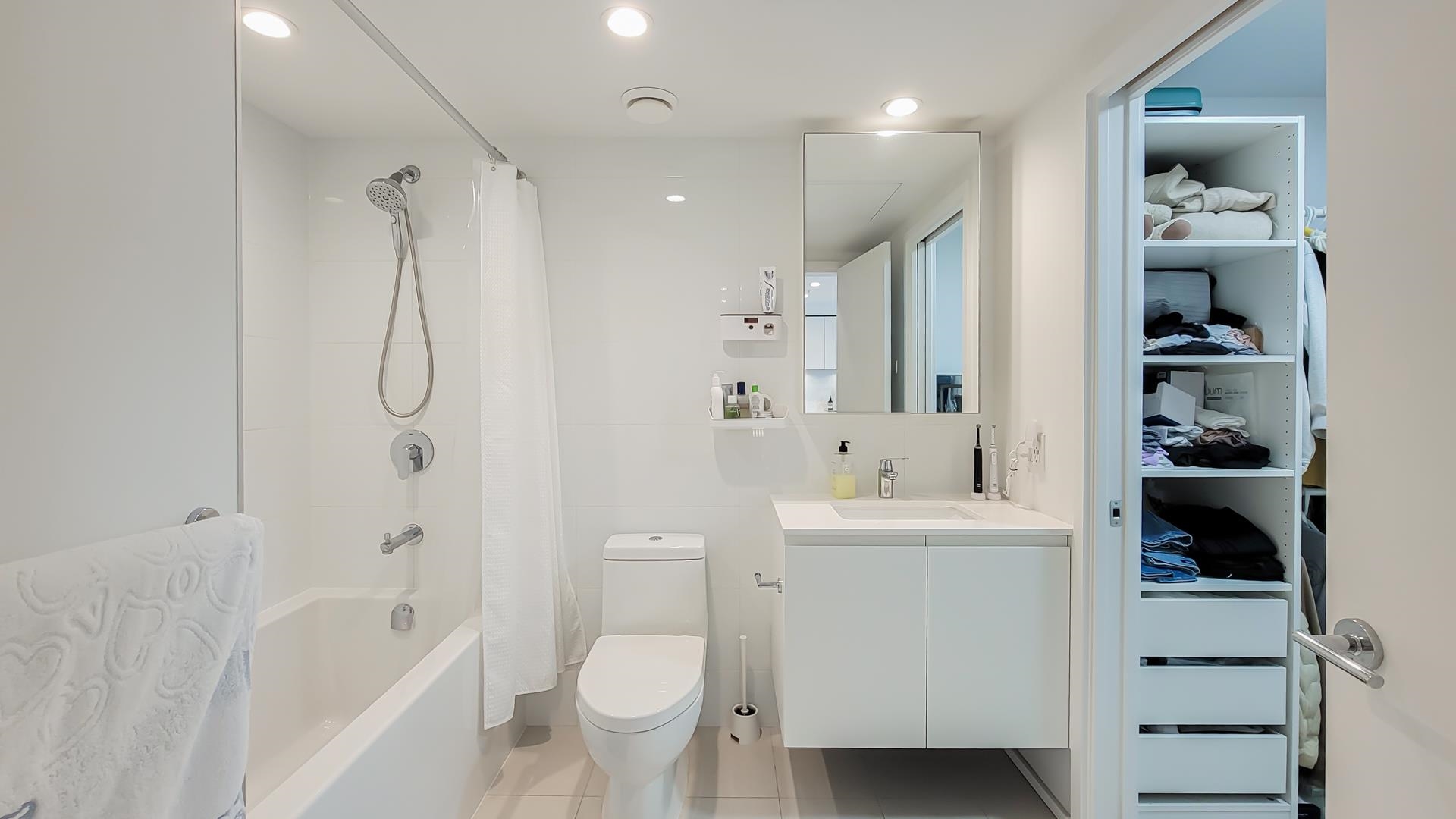 711 3833 EVERGREEN PLACE Unit: 711