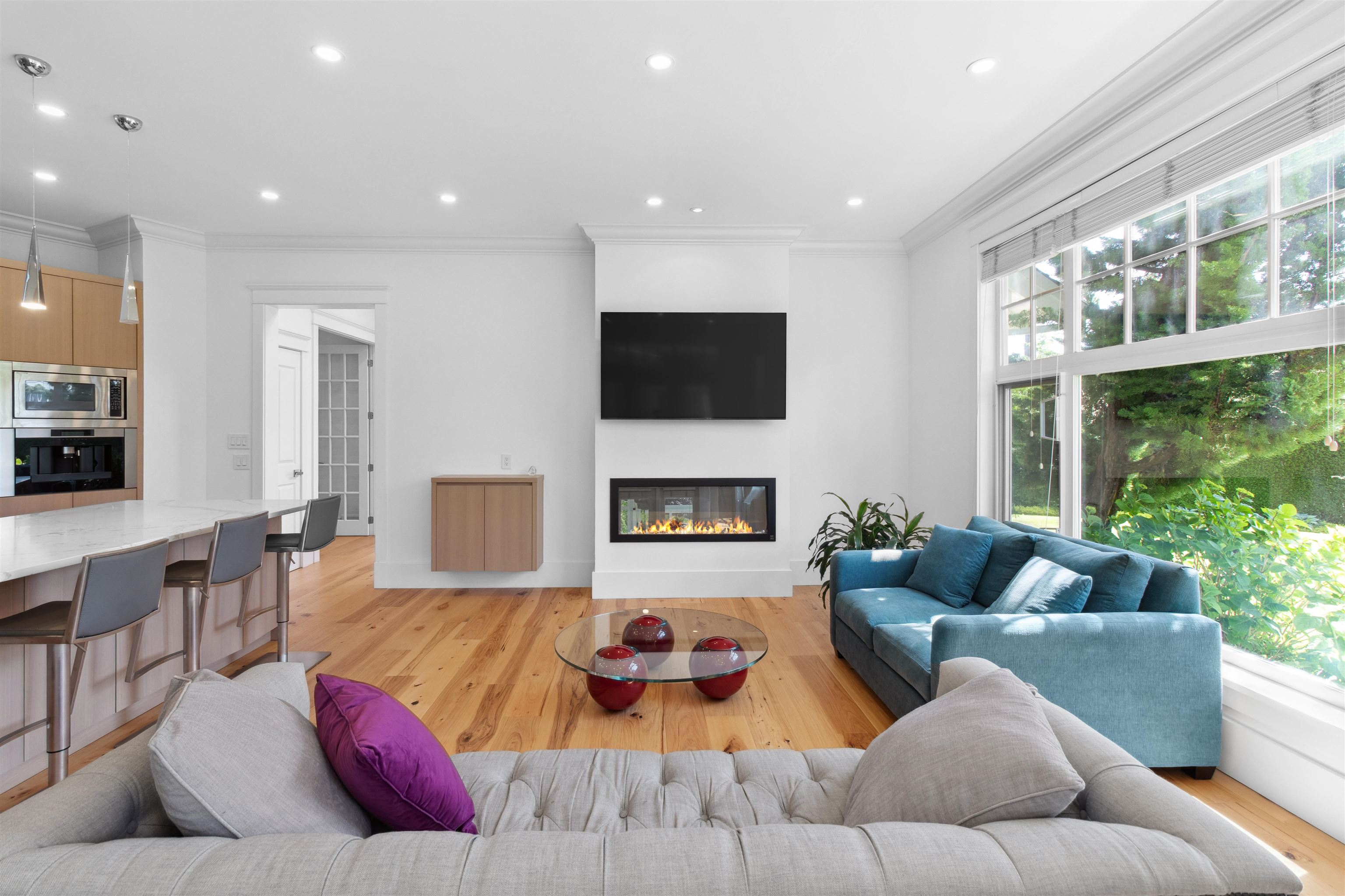 4379 ROSS CRESCENT