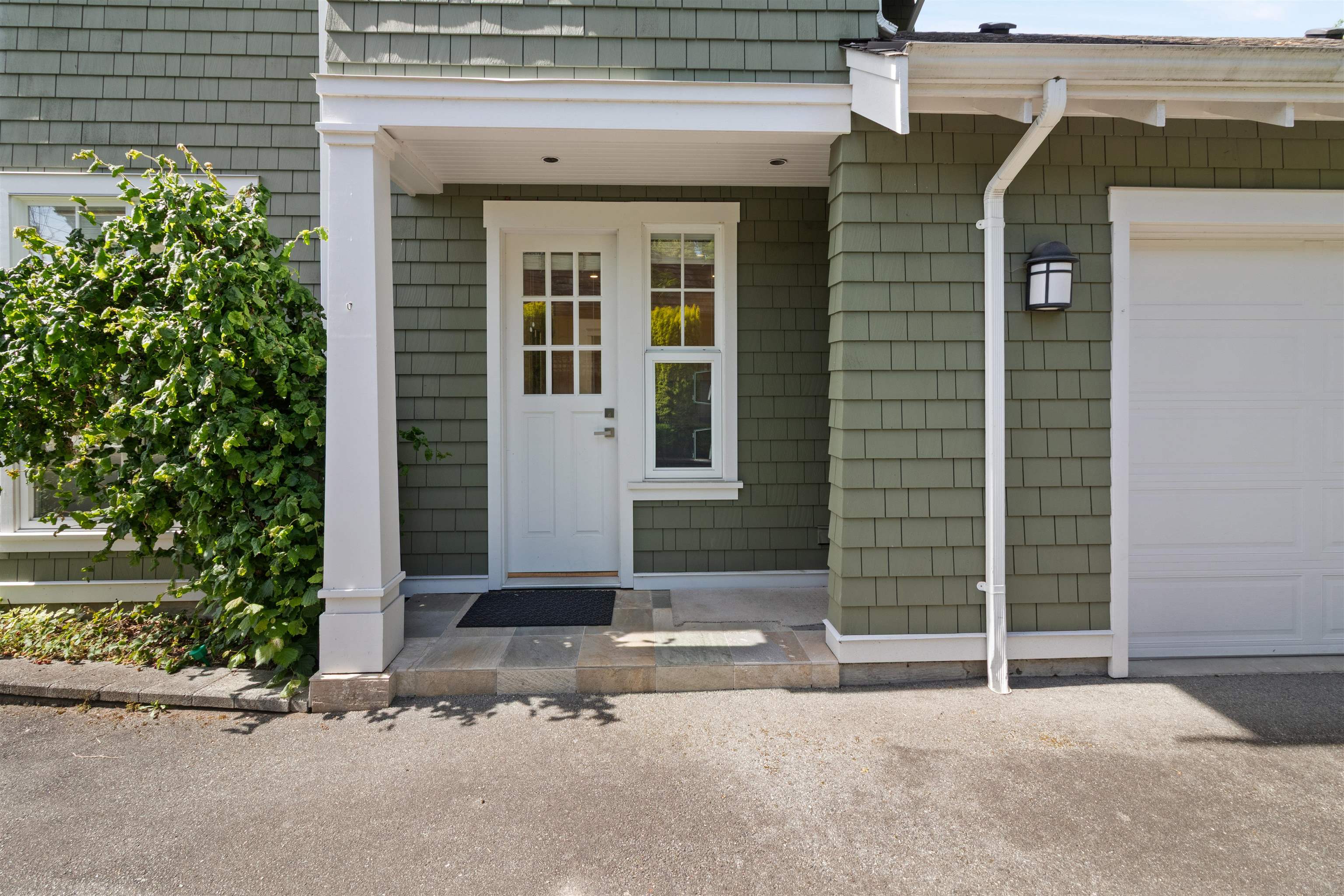 4379 ROSS CRESCENT