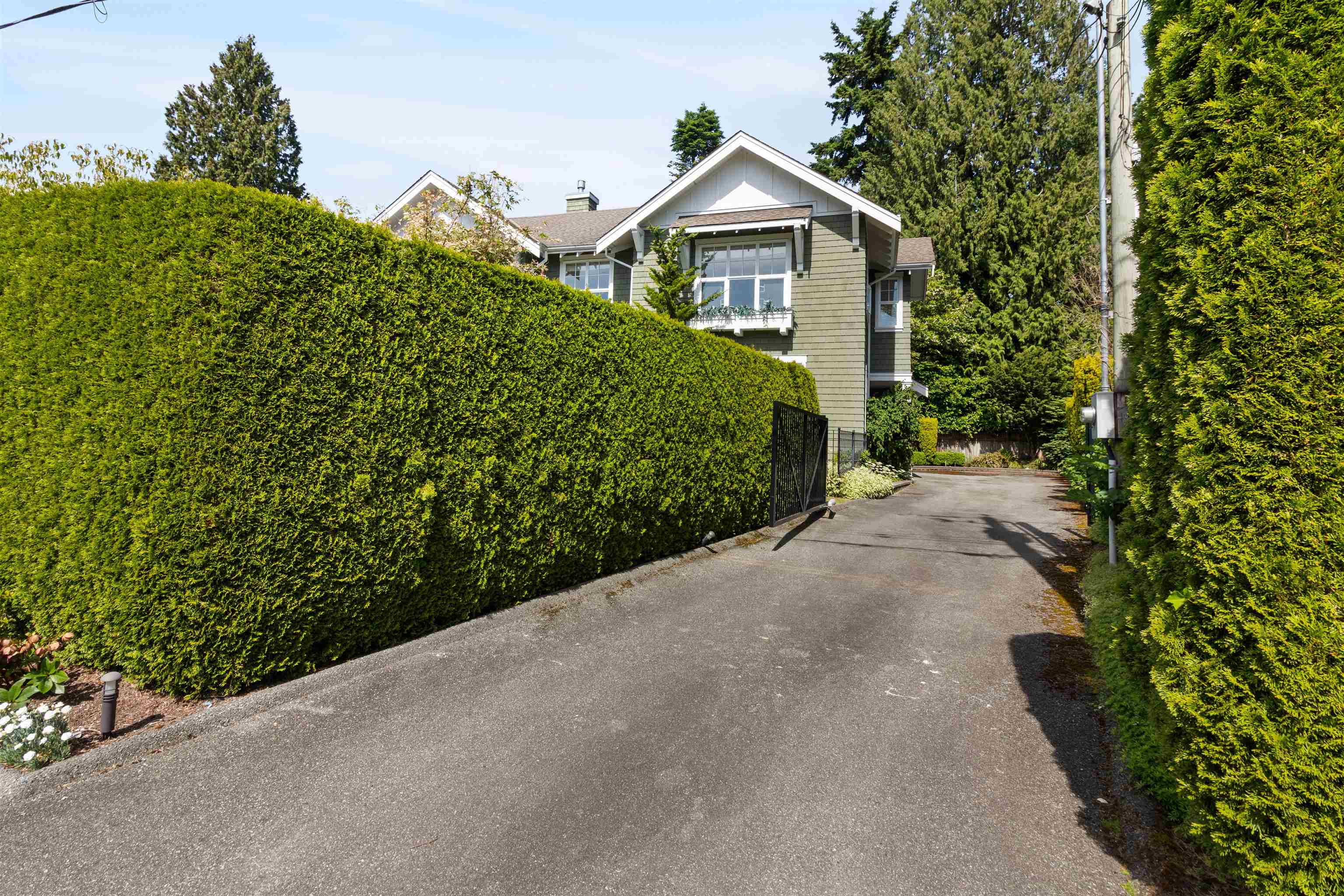 4379 ROSS CRESCENT
