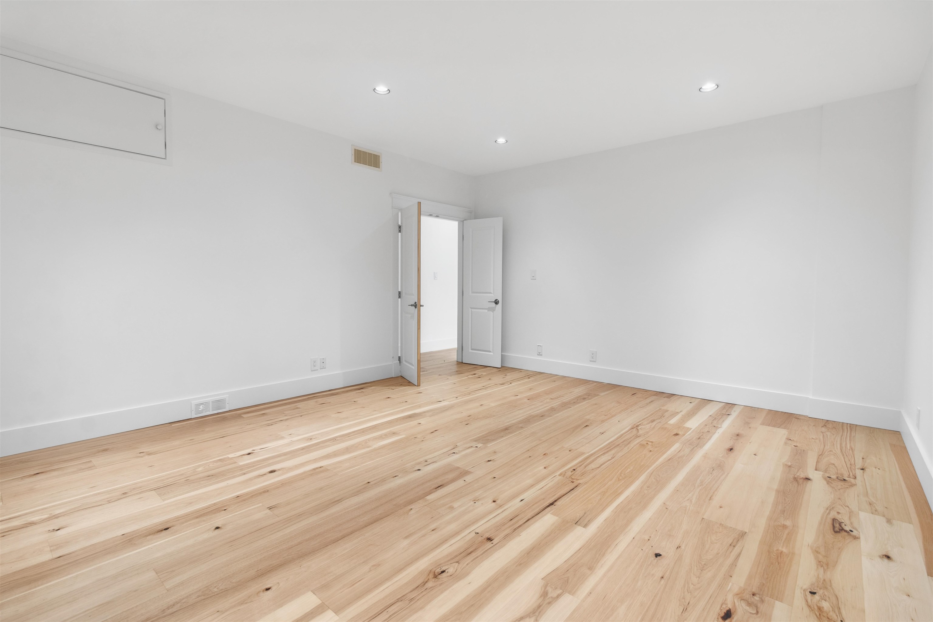 4379 ROSS CRESCENT