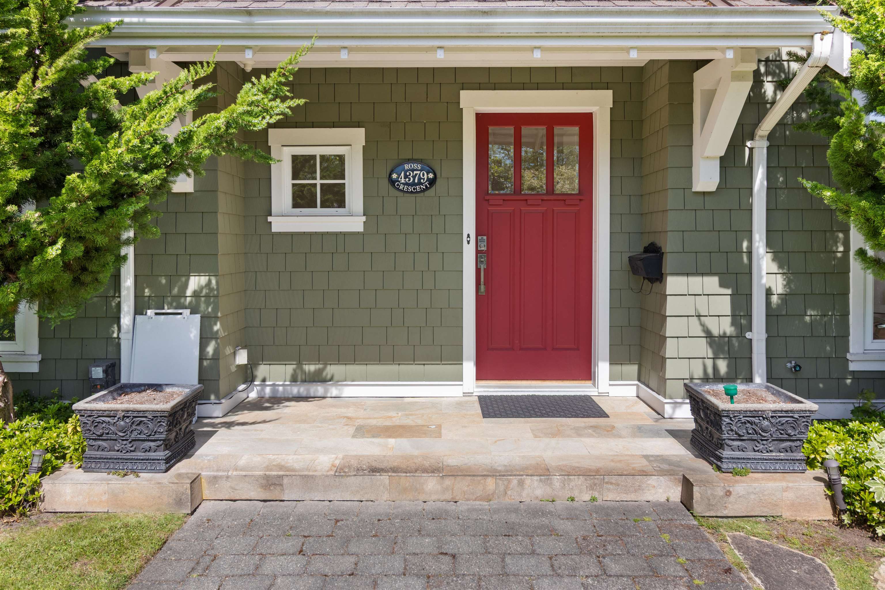 4379 ROSS CRESCENT