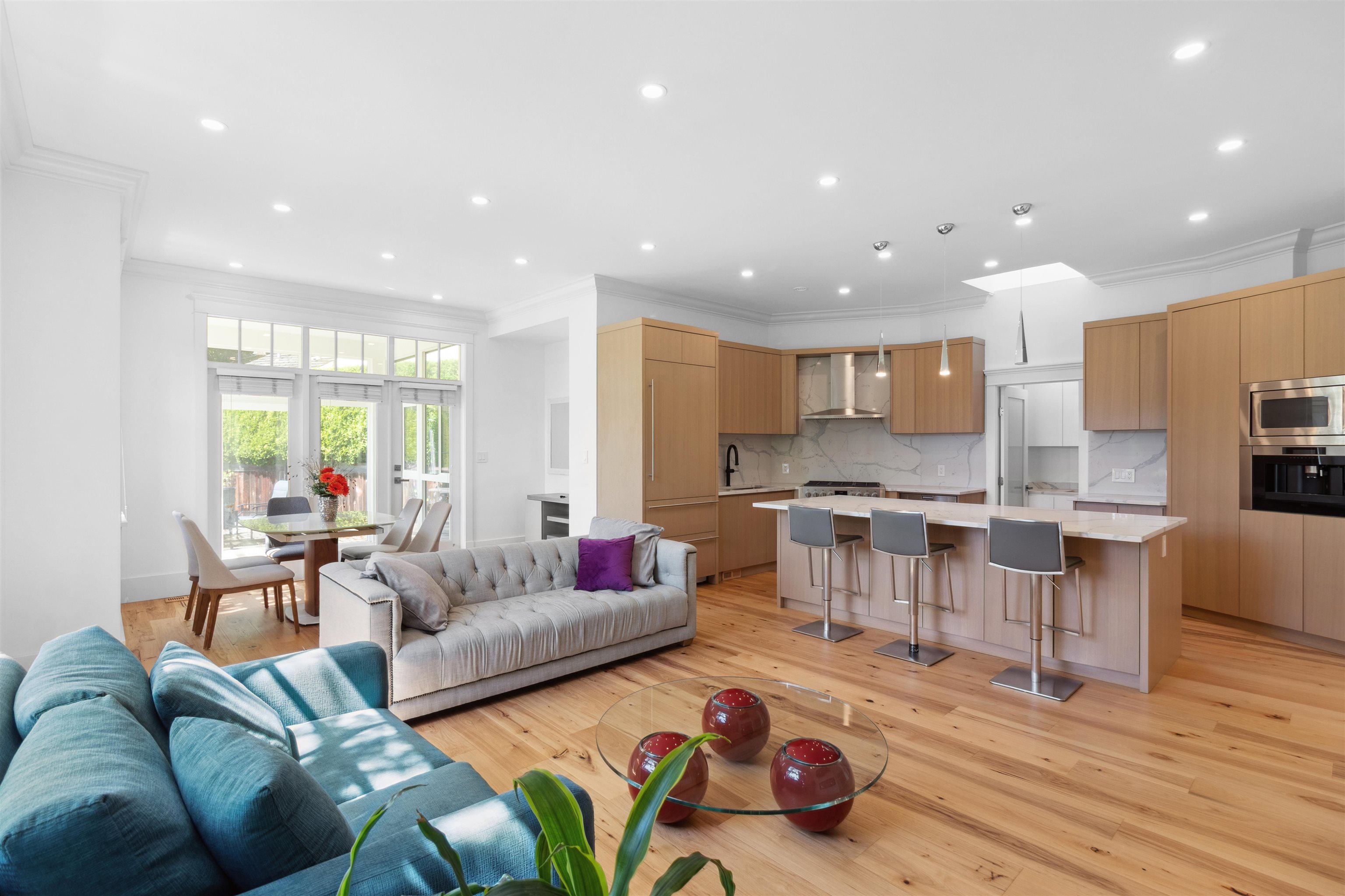 4379 ROSS CRESCENT