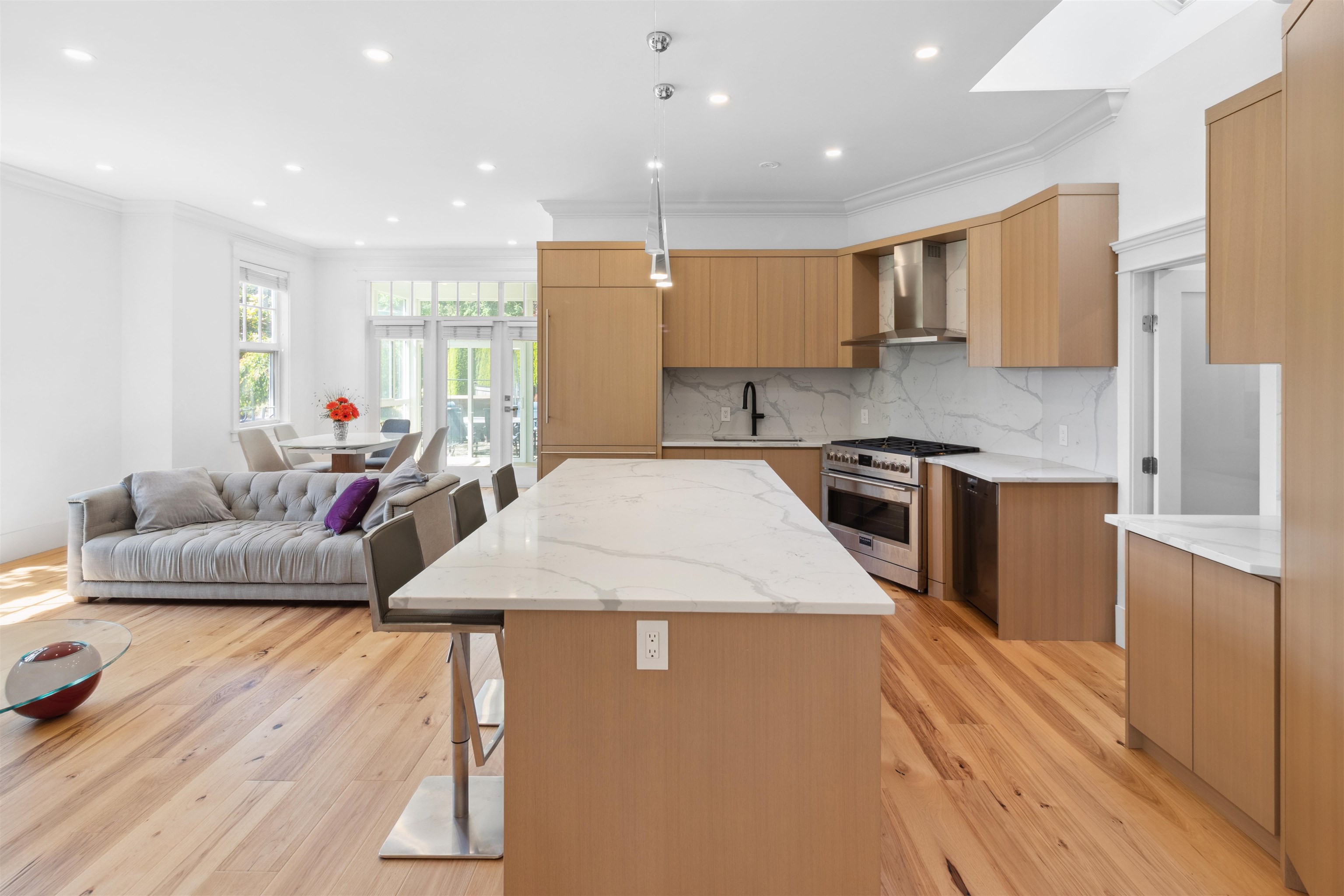 4379 ROSS CRESCENT