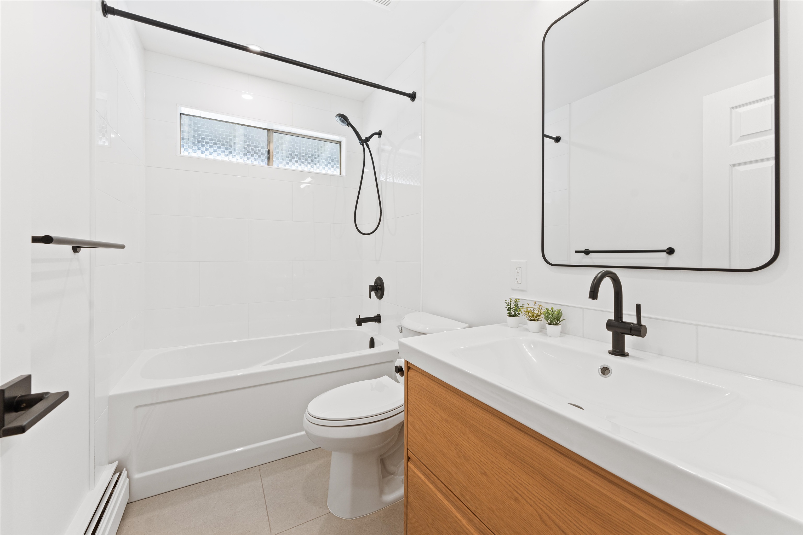 502 555 W 28TH STREET Unit: 502