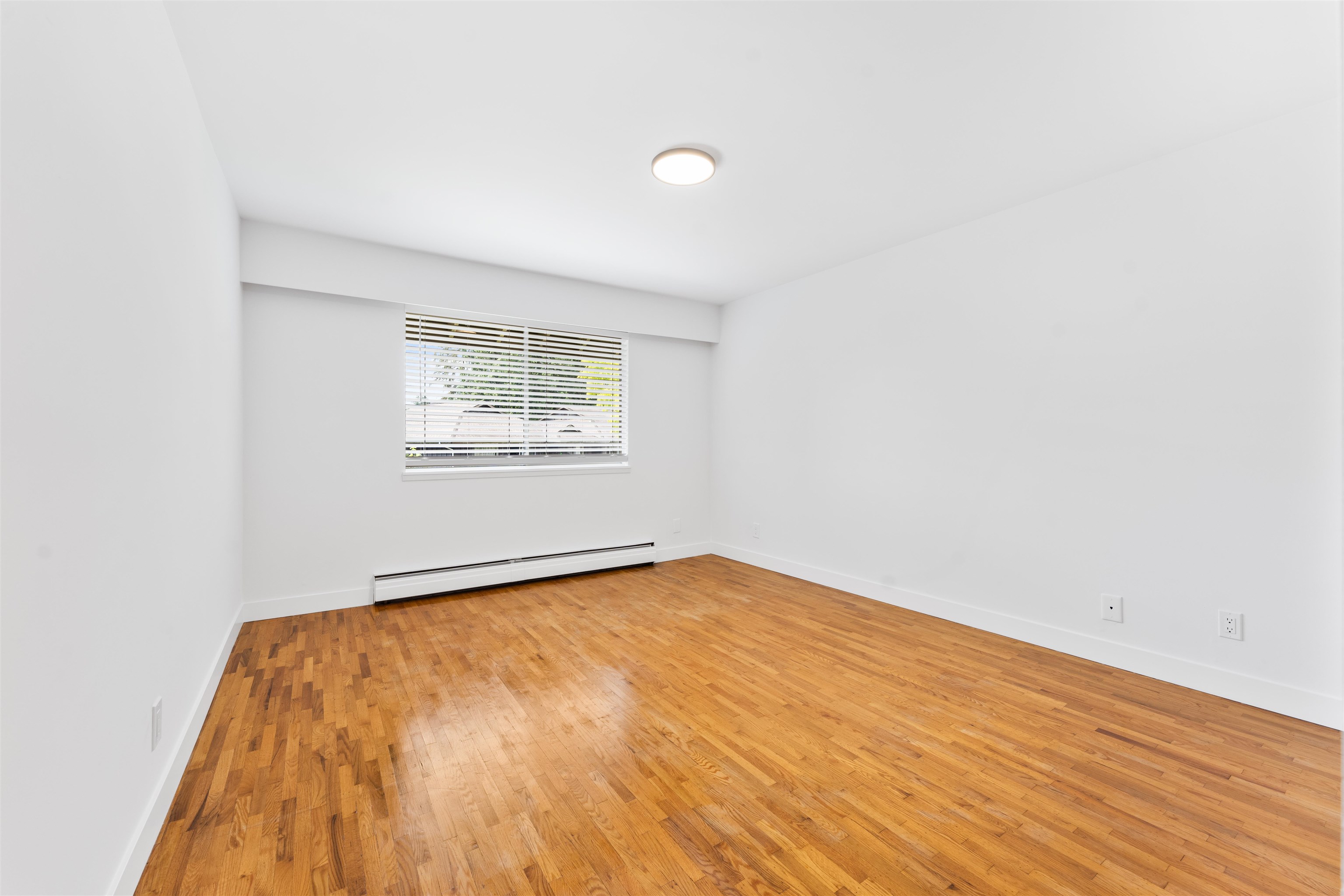 502 555 W 28TH STREET Unit: 502