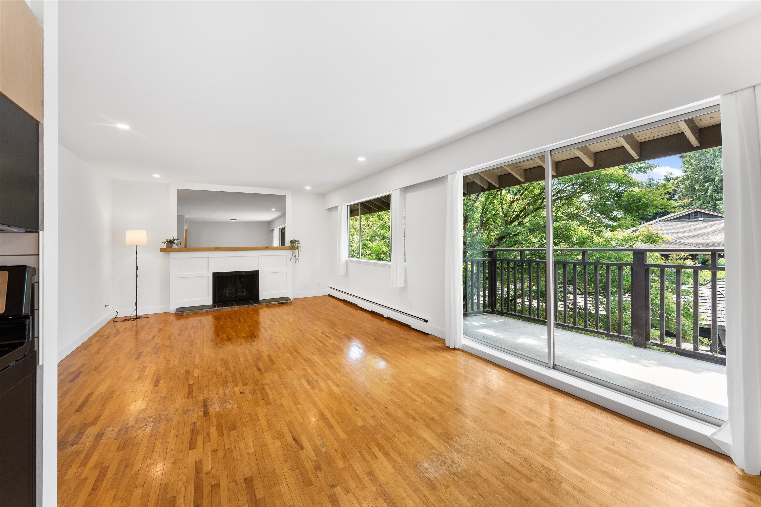 502 555 W 28TH STREET Unit: 502